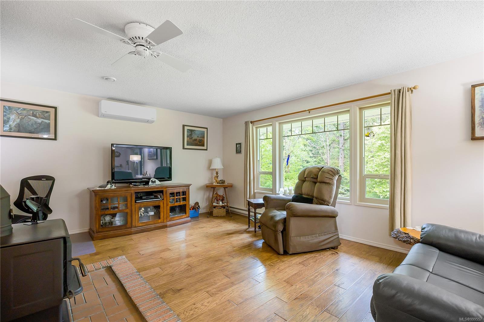$999,900 - 2953 Ravenhill Rd<br>British Columbia, V9X 1N7