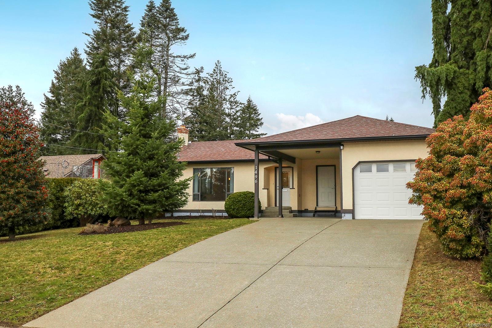 $749,000 - 1496 Balmoral Ave<br>British Columbia, V9M 2P6
