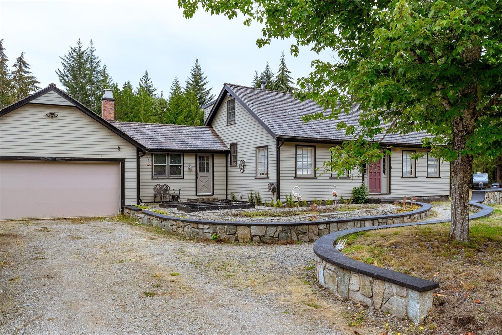 $999,900 - 285 Polegate Rd<br>British Columbia, V9K 1Y9
