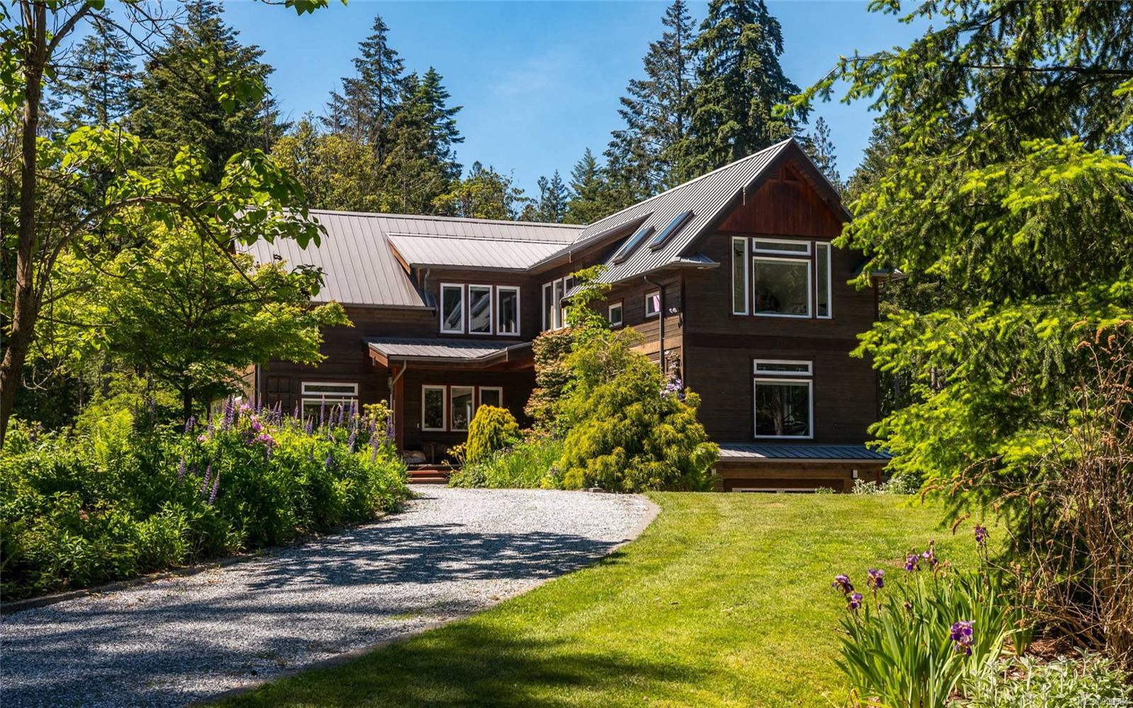 $3,999,999 - 1381 Carlton Dr<br>British Columbia, V8H 0B7
