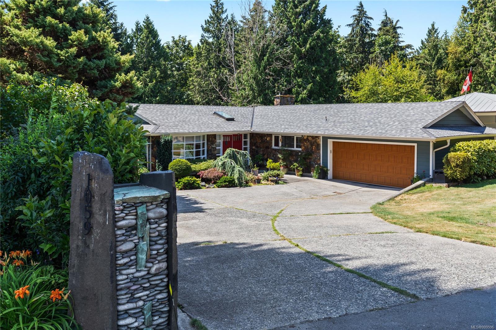 1059 Old Victoria Rd, Na South Nanaimo real estate property for sale in Nanaimo British Columbia, V9R 6R4