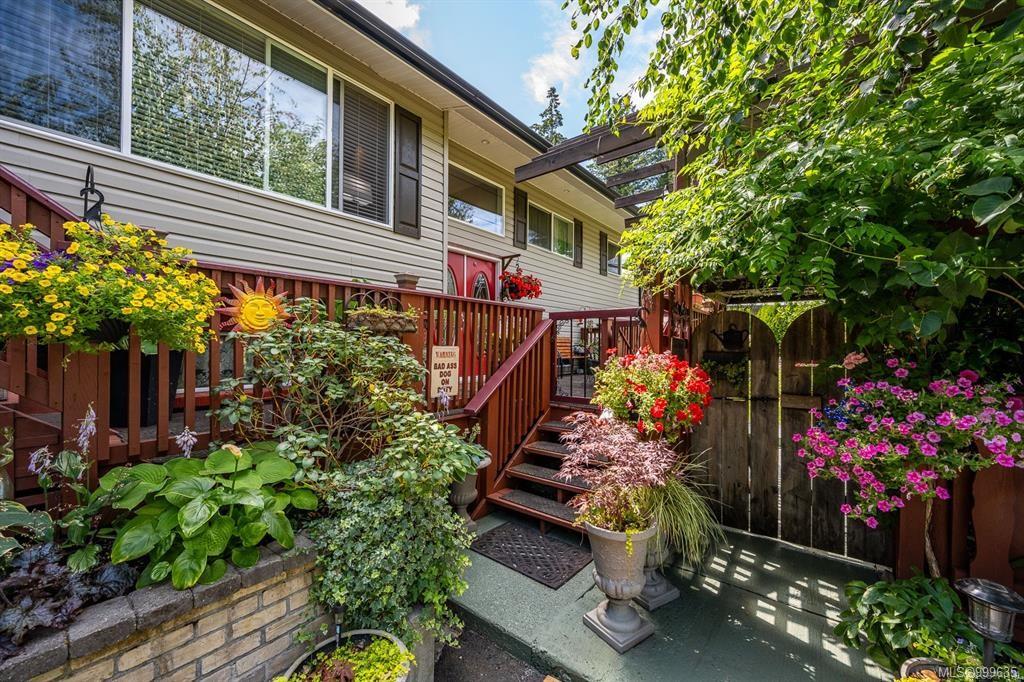 $1,198,000 - 380 Sable Pl<br>British Columbia, V9M 2E1