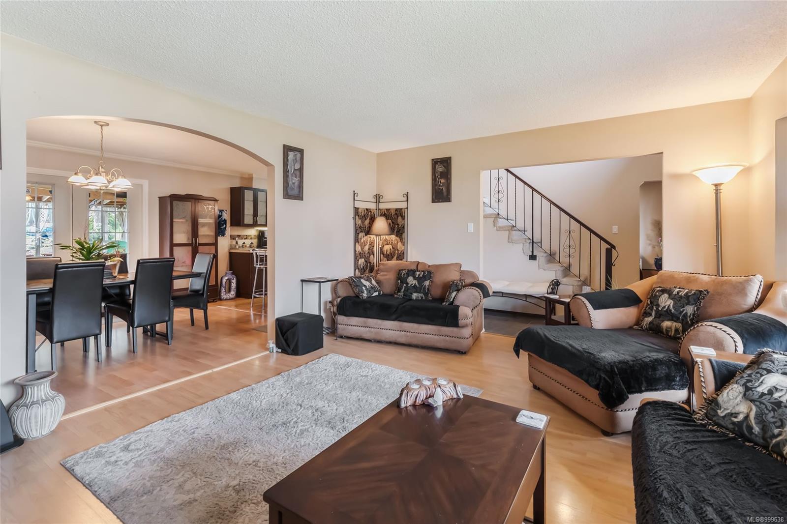 $799,900 - 7413 Andrea Cres<br>British Columbia, V0R 2H0