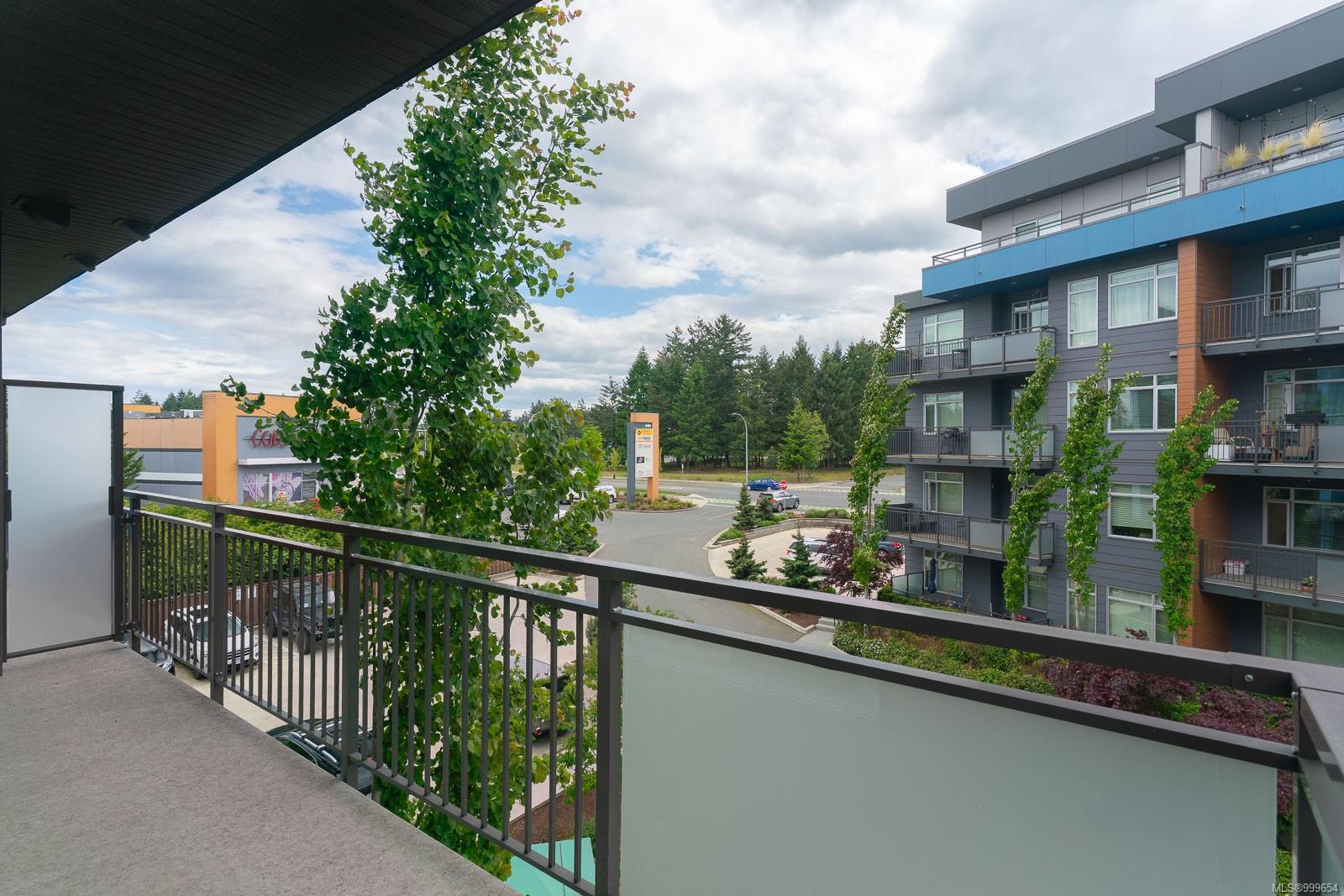 $375,000 - 6544 Metral Dr<br>British Columbia, V9T 2L8