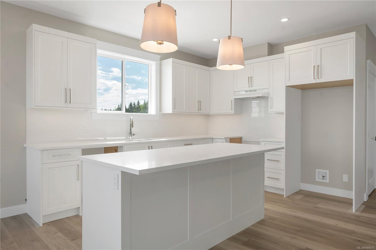 $1,097,900 - 457 Arizona Dr<br>British Columbia, V9H 0E4