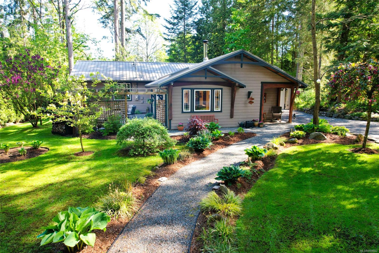 $998,000 - 1126 North Rd<br>British Columbia, V0R 1X3