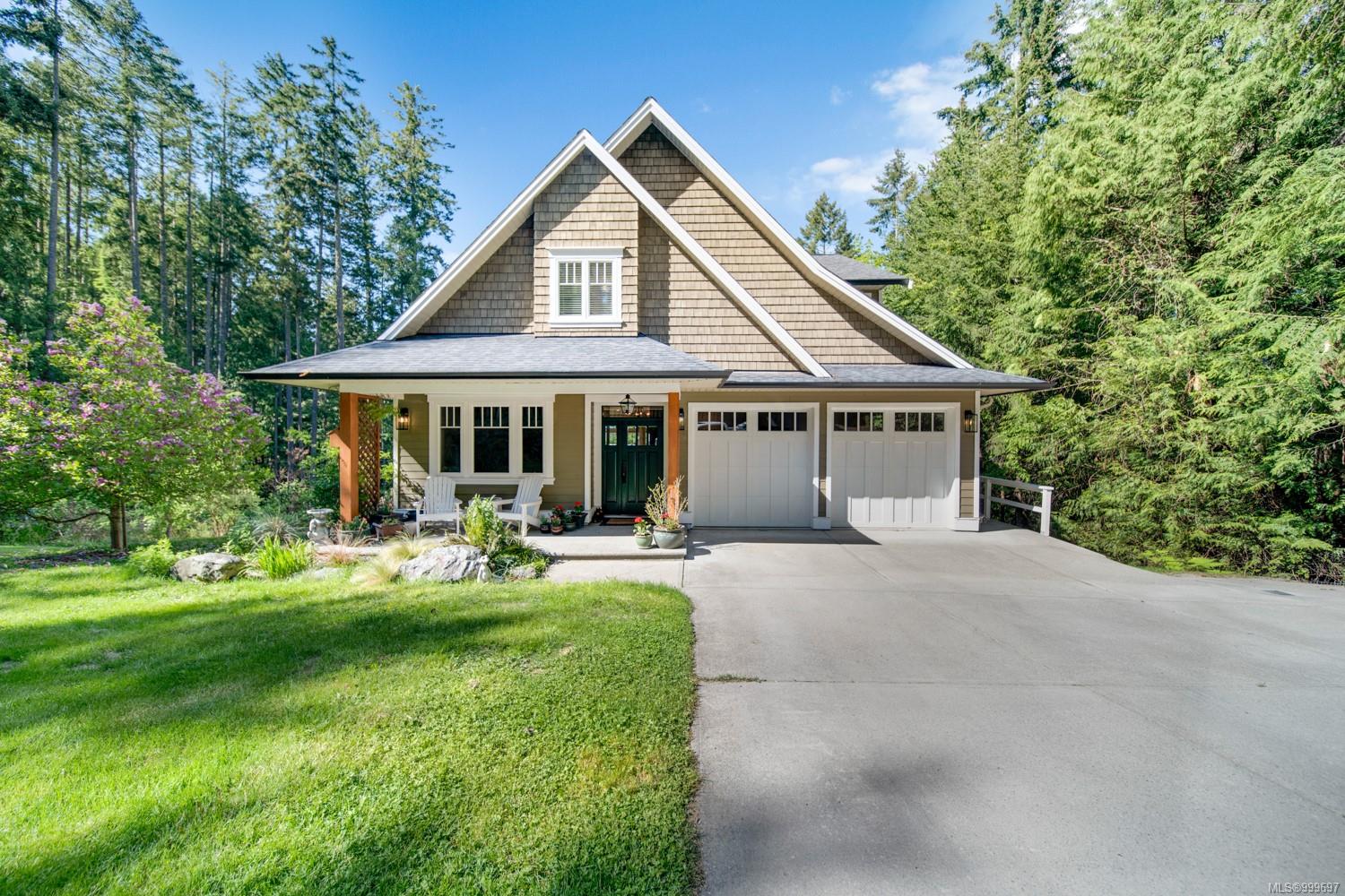 $1,550,000 - 1049 Braithwaite Dr<br>British Columbia, V8H 0E2
