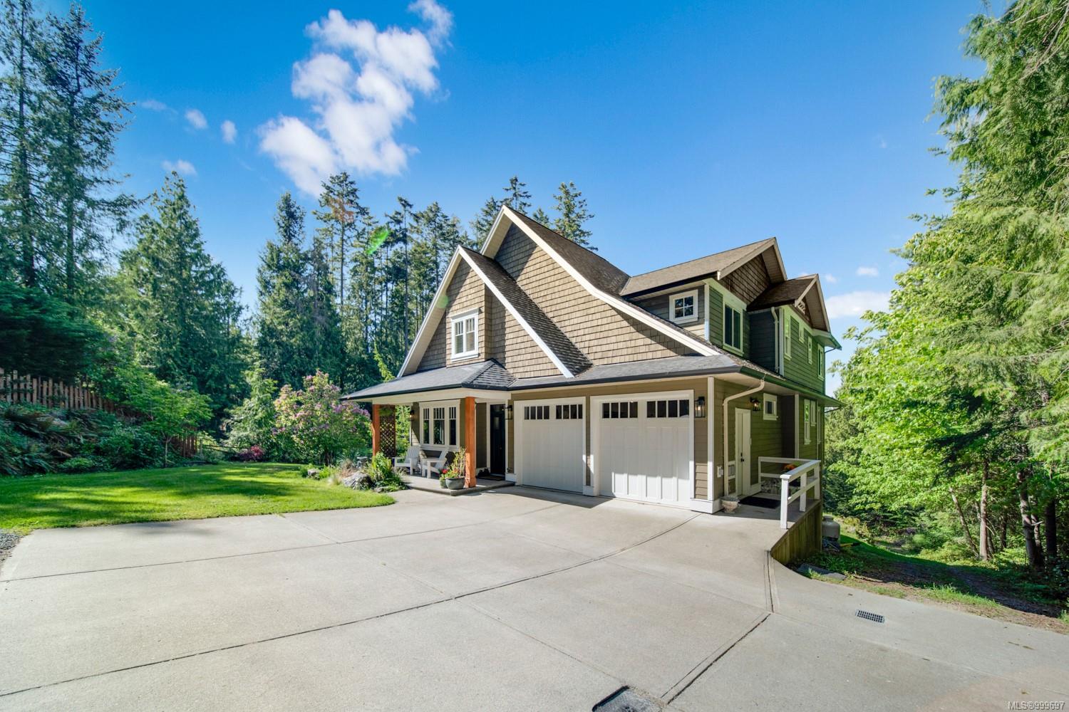 $1,550,000 - 1049 Braithwaite Dr<br>British Columbia, V8H 0E2
