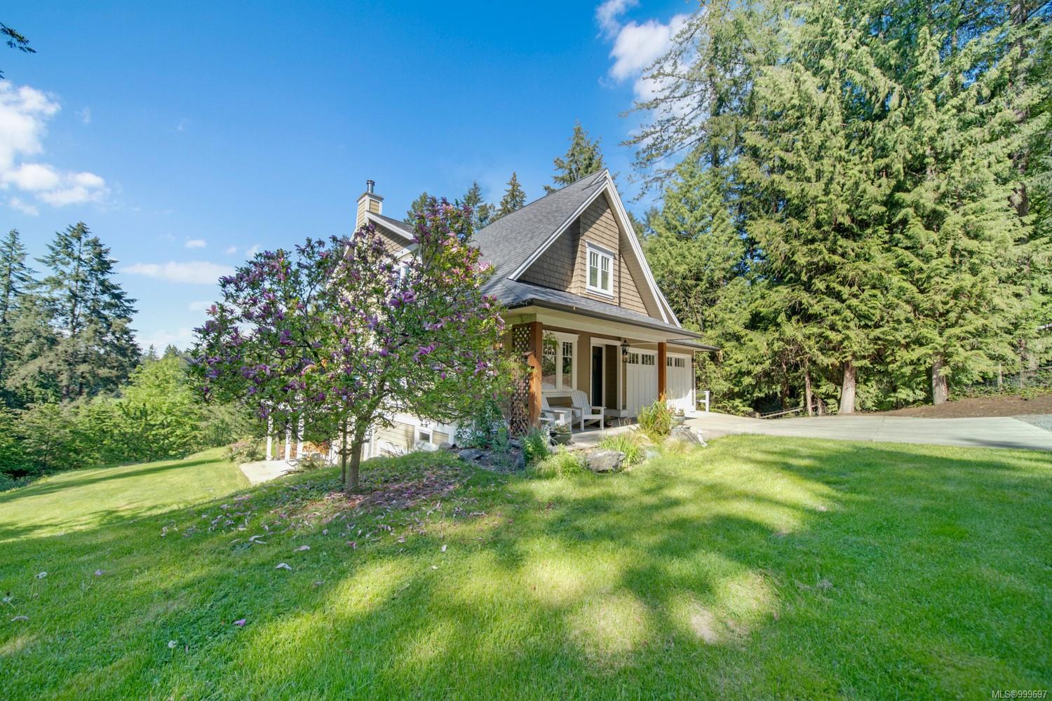$1,550,000 - 1049 Braithwaite Dr<br>British Columbia, V8H 0E2