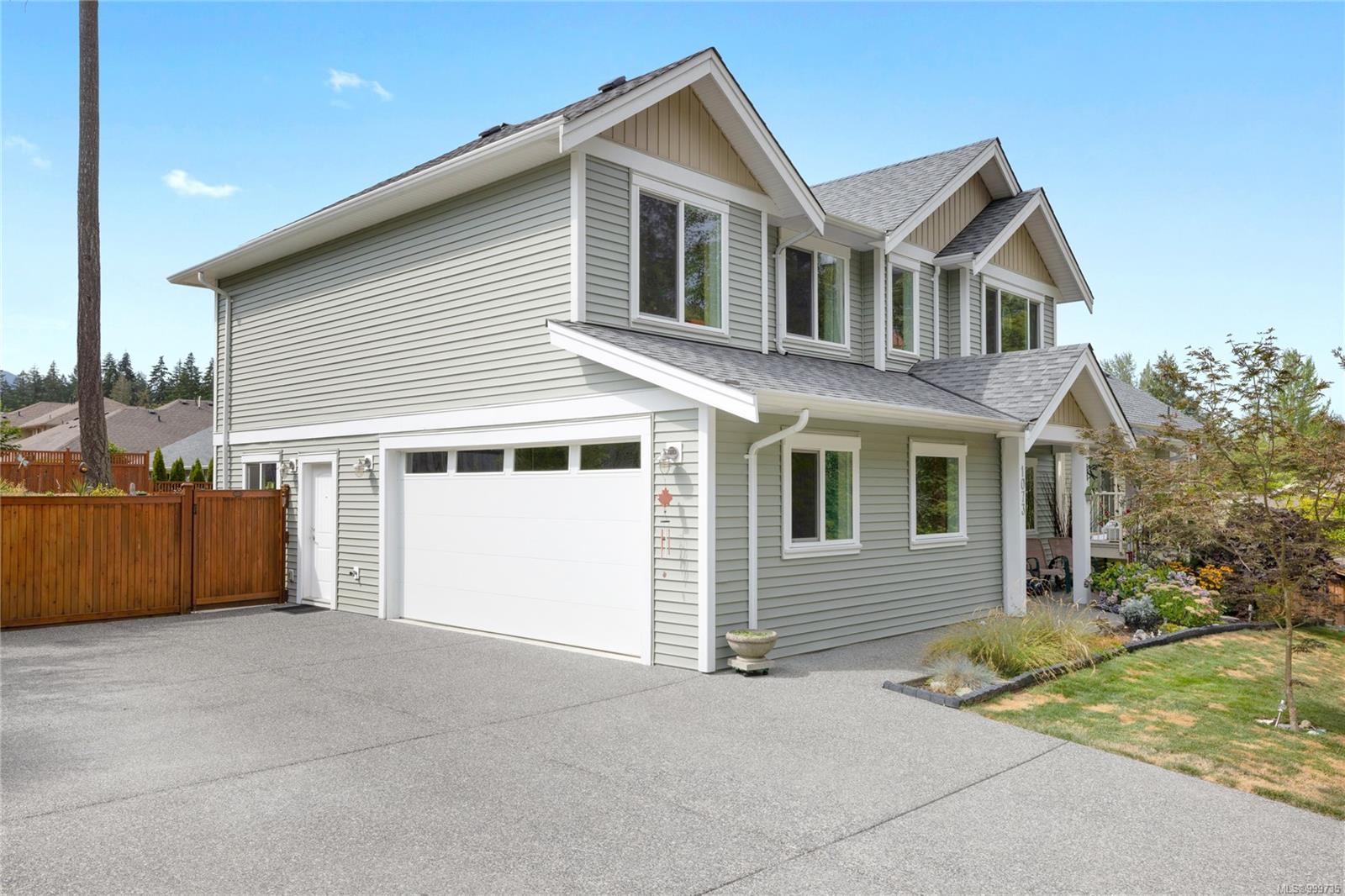$775,000 - 1073 Douglas Ave<br>British Columbia, V9R 0E3