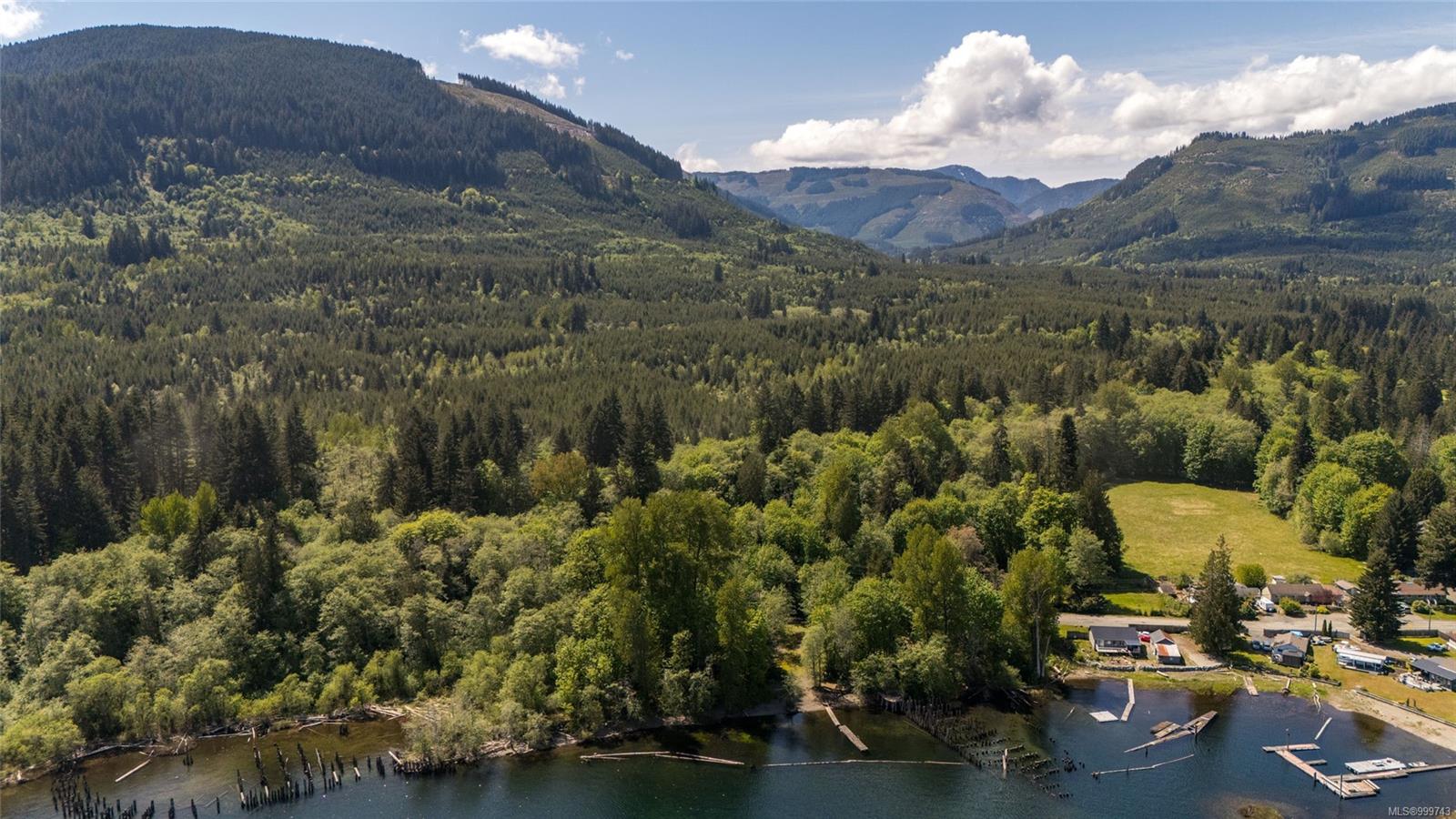 $2,698,000 - 10200/10206 South Shore Rd<br>British Columbia, V0R 1Y0