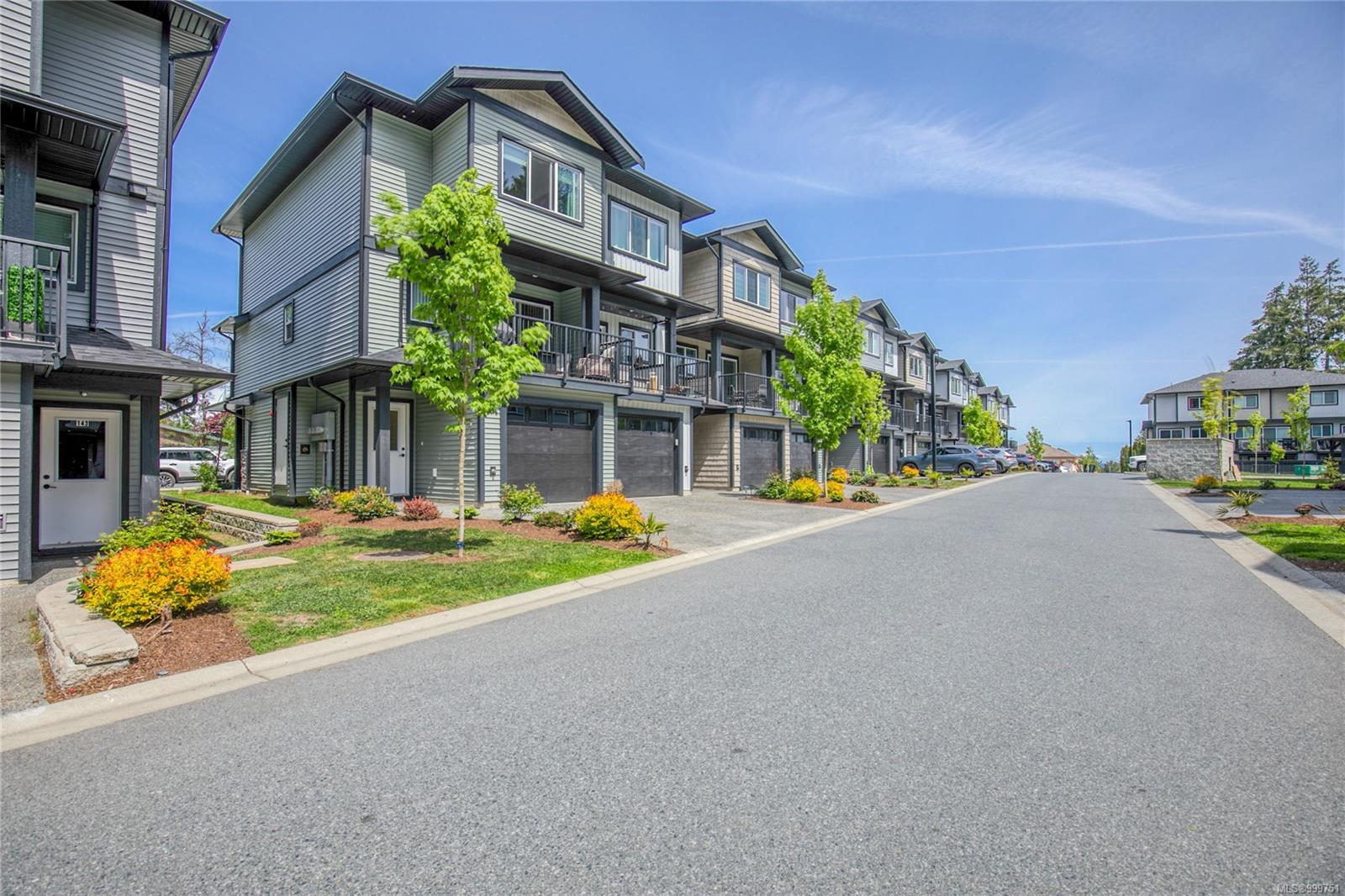 $629,900 - 600 Ninth St<br>British Columbia, V9R 0L4
