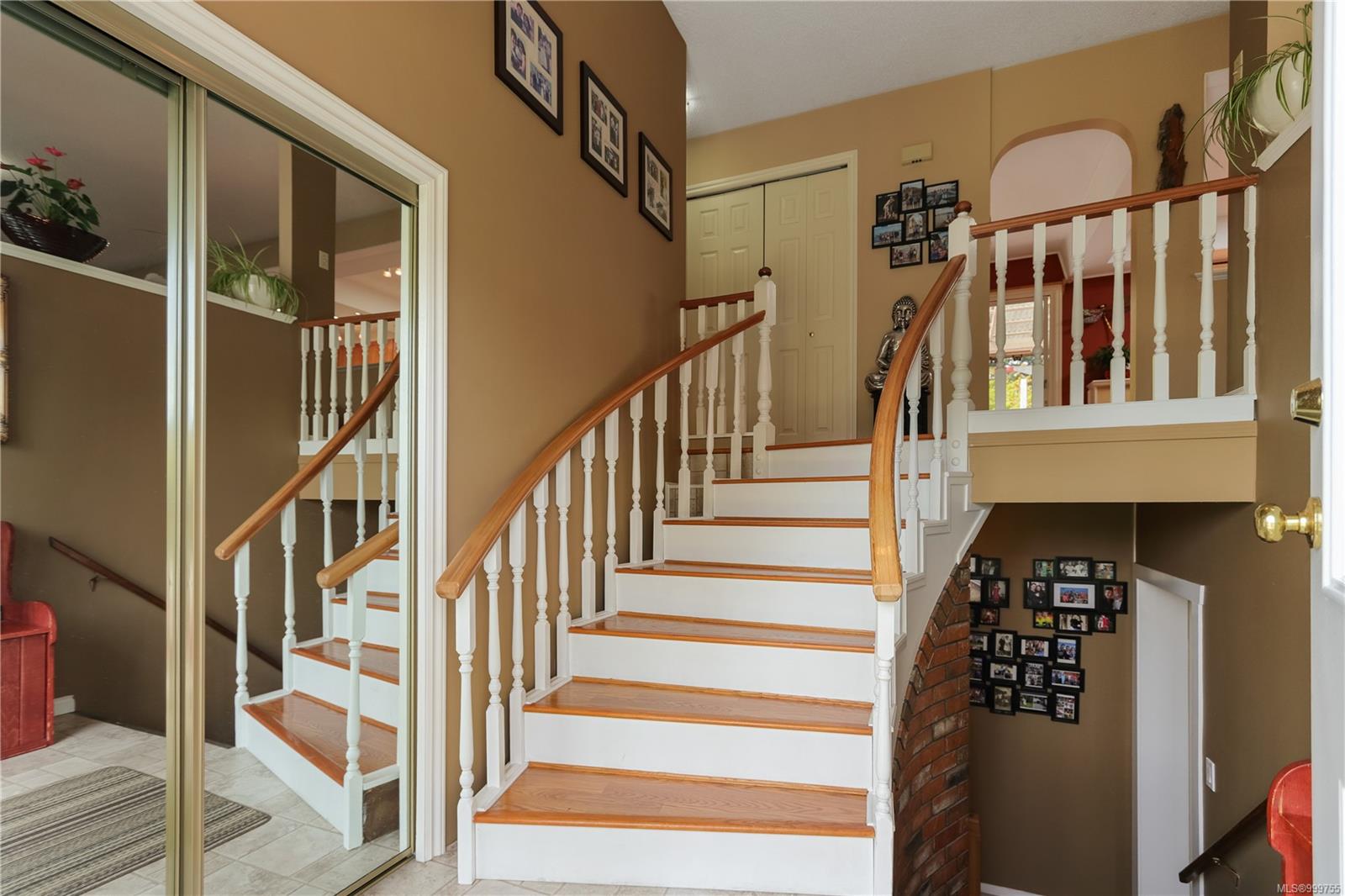 $919,900 - 3381 Bournemouth Rd<br>British Columbia, V9T 4B3