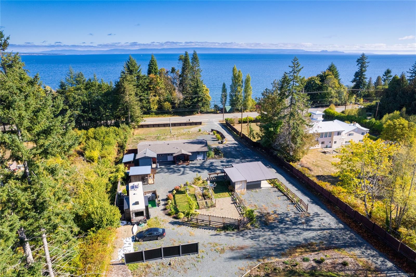 $1,150,000 - 6712 Island Hwy<br>British Columbia, V0R 1G0