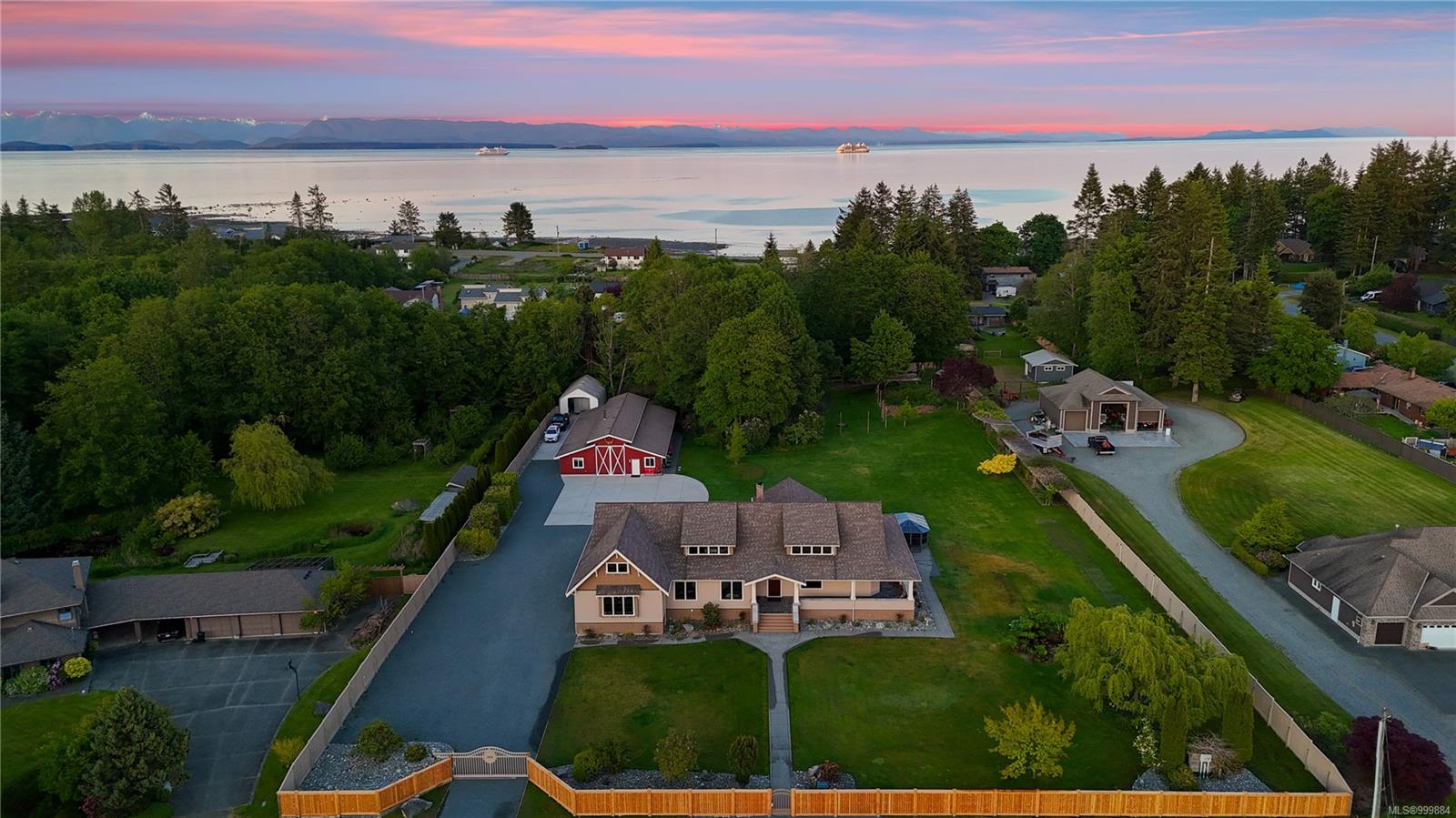 $2,349,000 - 3816 Stuart Pl<br>British Columbia, V9H 1J7
