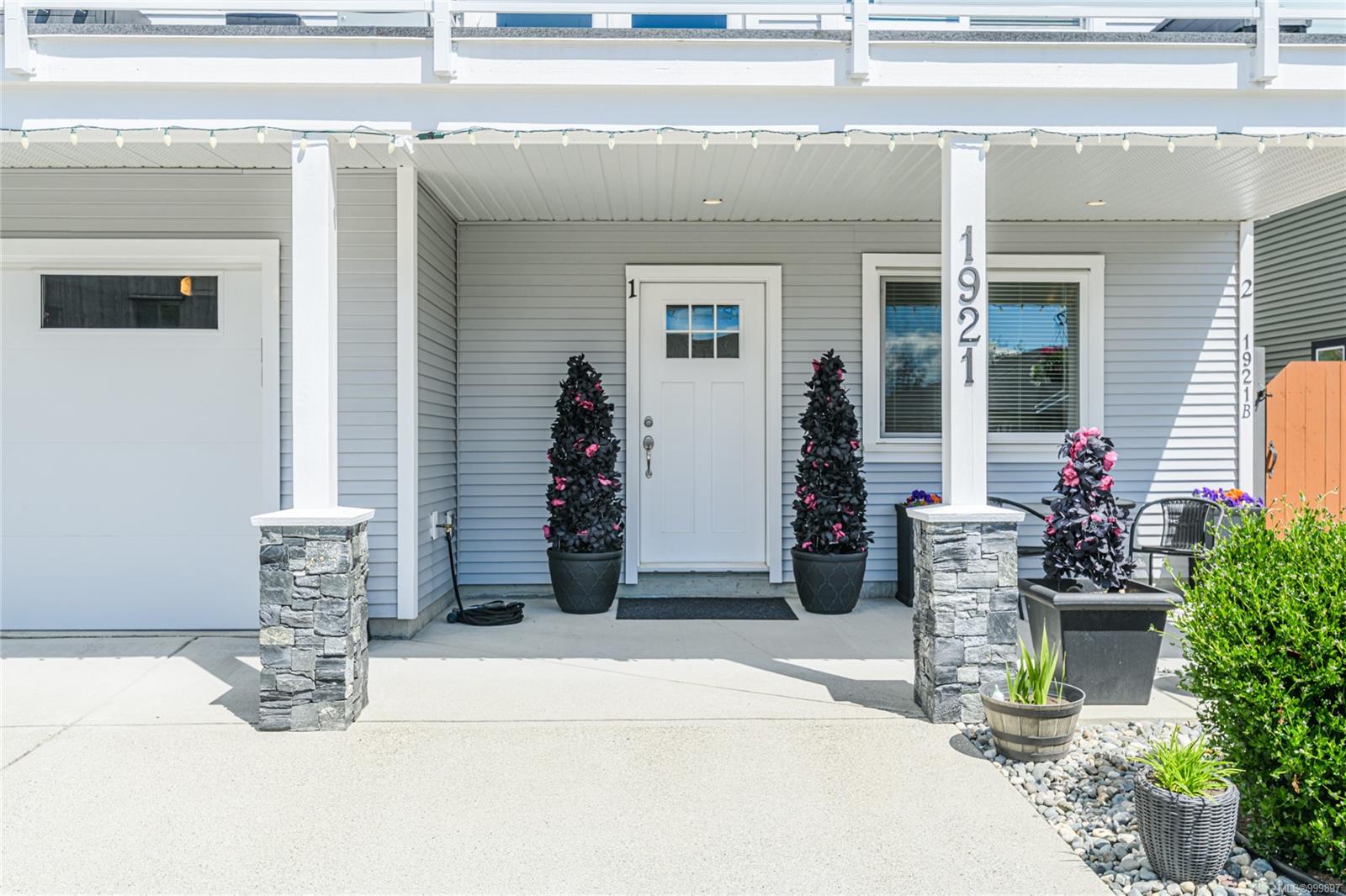 $1,175,000 - 1921 Tominny Rd<br>British Columbia, V9Z 0P8