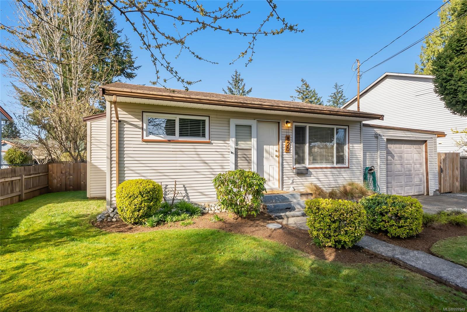 $624,900 - 820 Cadogan St<br>British Columbia, V9S 1V1