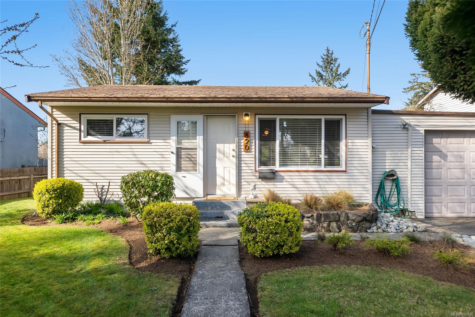 $624,900 - 820 Cadogan St<br>British Columbia, V9S 1V1