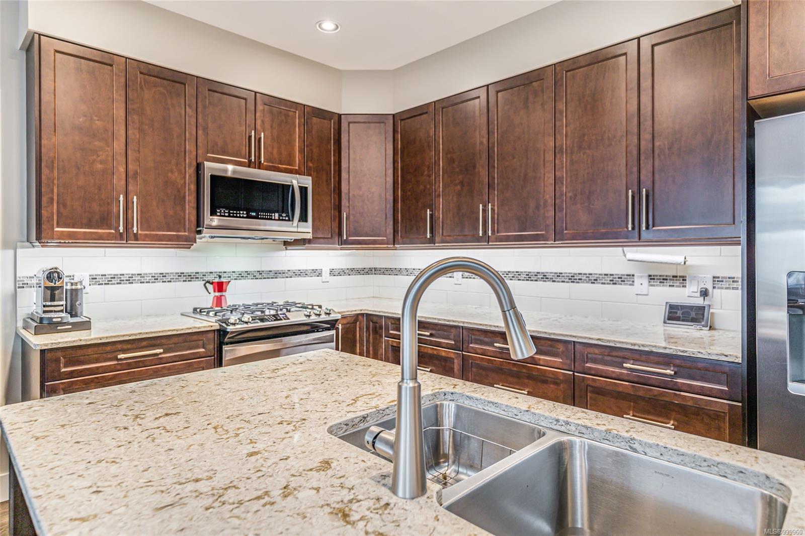 $829,900 - 3417 Ocean Mist Pl<br>British Columbia, V9T 0E7