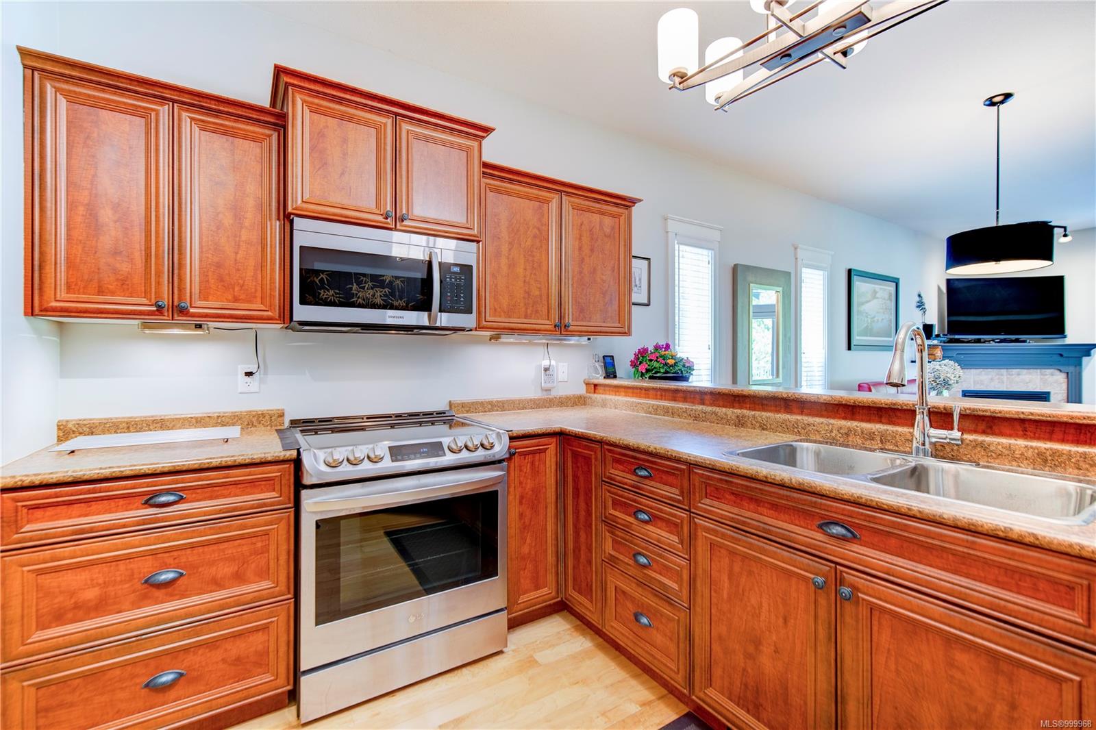 $779,000 - 6375 Herons Pl<br>British Columbia, V9L 6Z3
