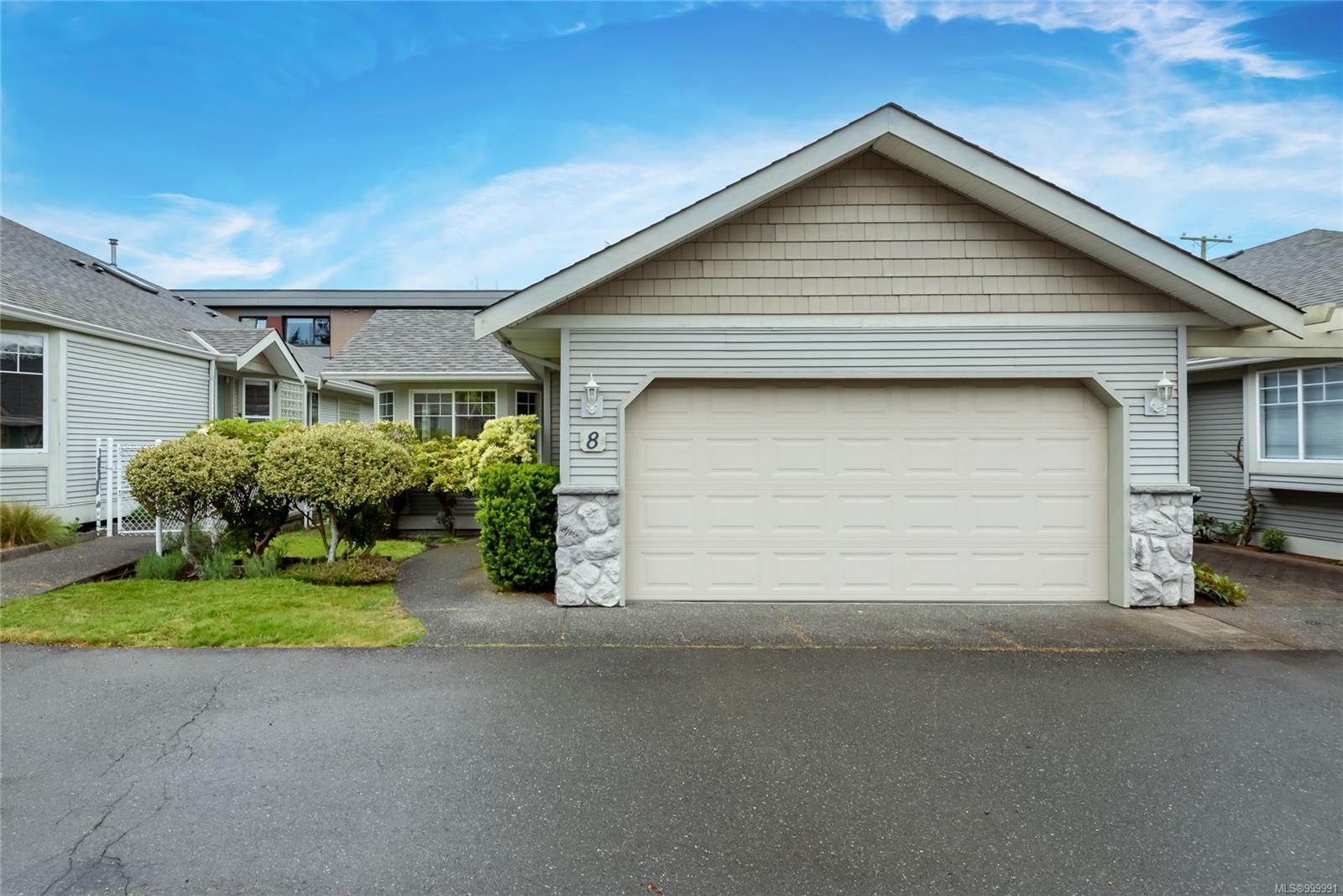$669,000 - 1600 Balmoral Ave<br>British Columbia, V9M 2N2
