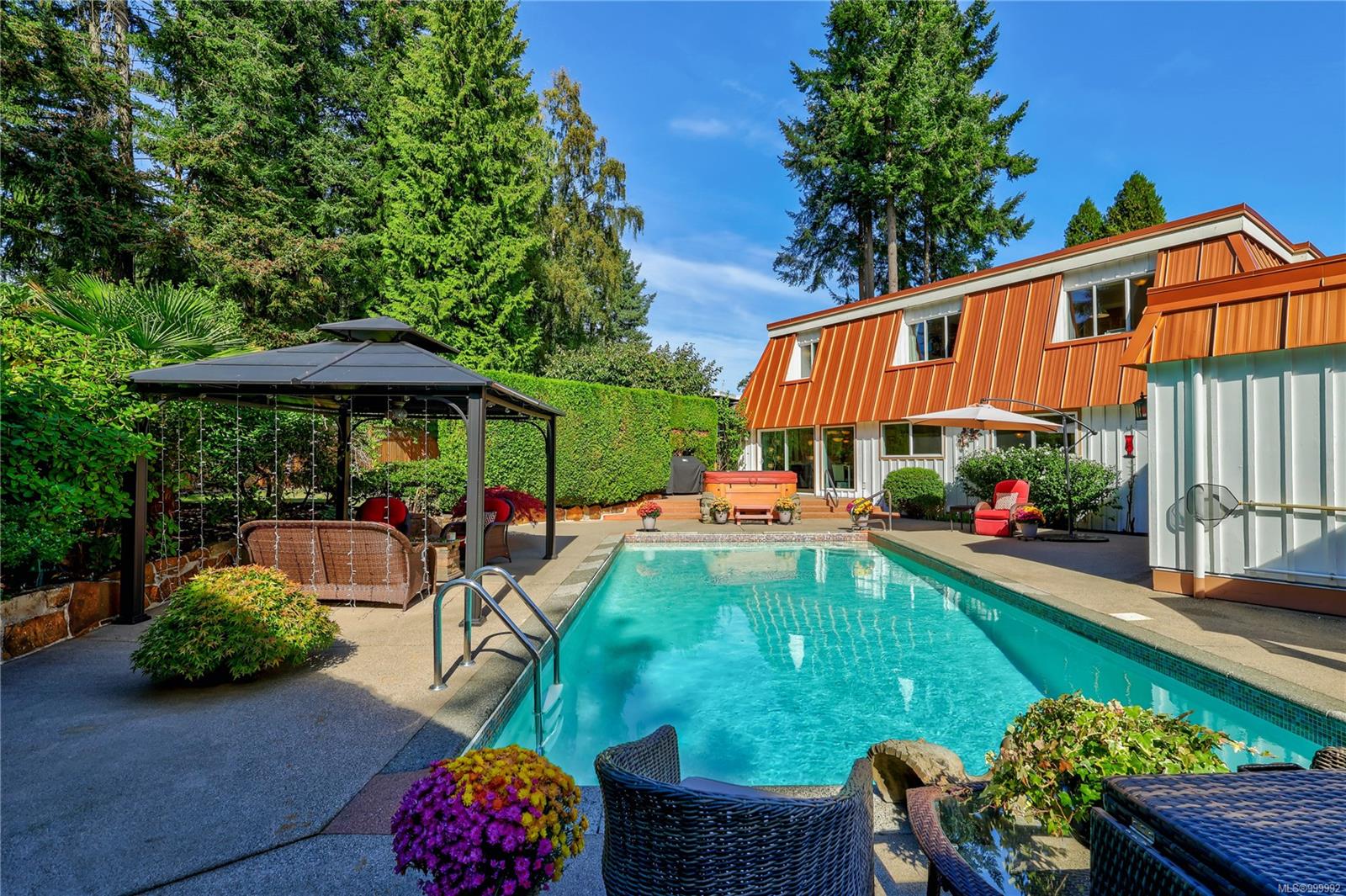 $1,879,000 - 3685 Planta Rd<br>British Columbia, V9T 3E8