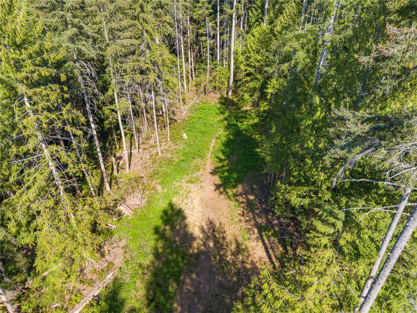 $580,000 - 660 Fulmar Rd<br>British Columbia, V0R 2T0