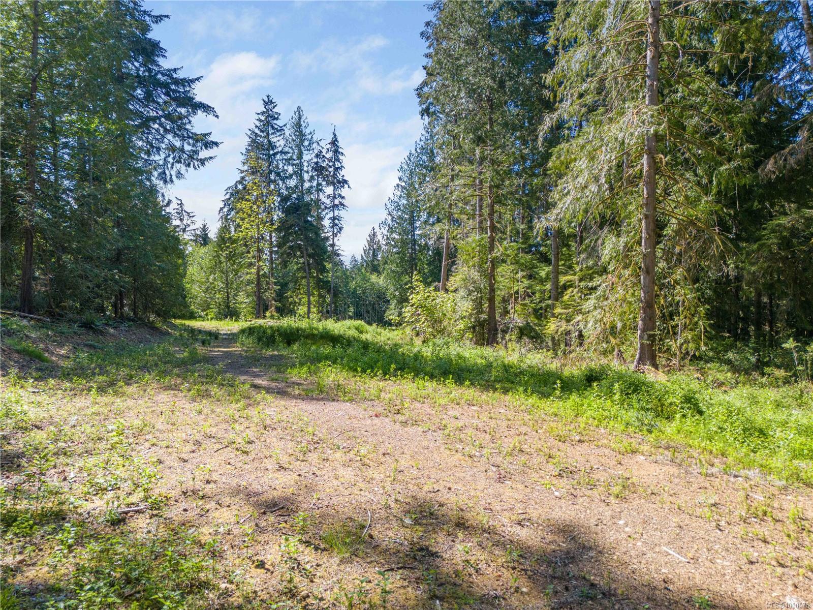 $580,000 - 660 Fulmar Rd<br>British Columbia, V0R 2T0