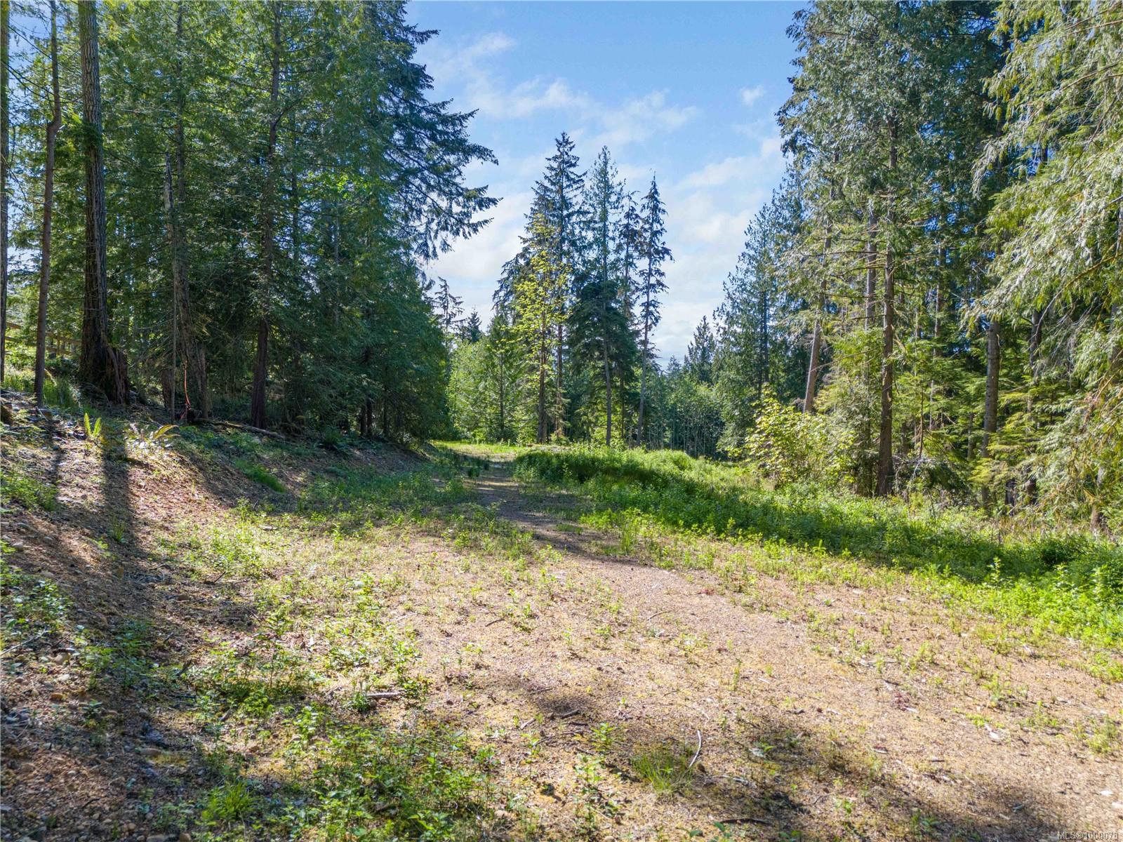$580,000 - 660 Fulmar Rd<br>British Columbia, V0R 2T0