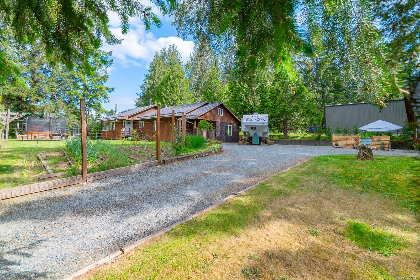 $899,900 - 7636 Bell Rd<br>Port Alberni, British Columbia, V9Y 9E6