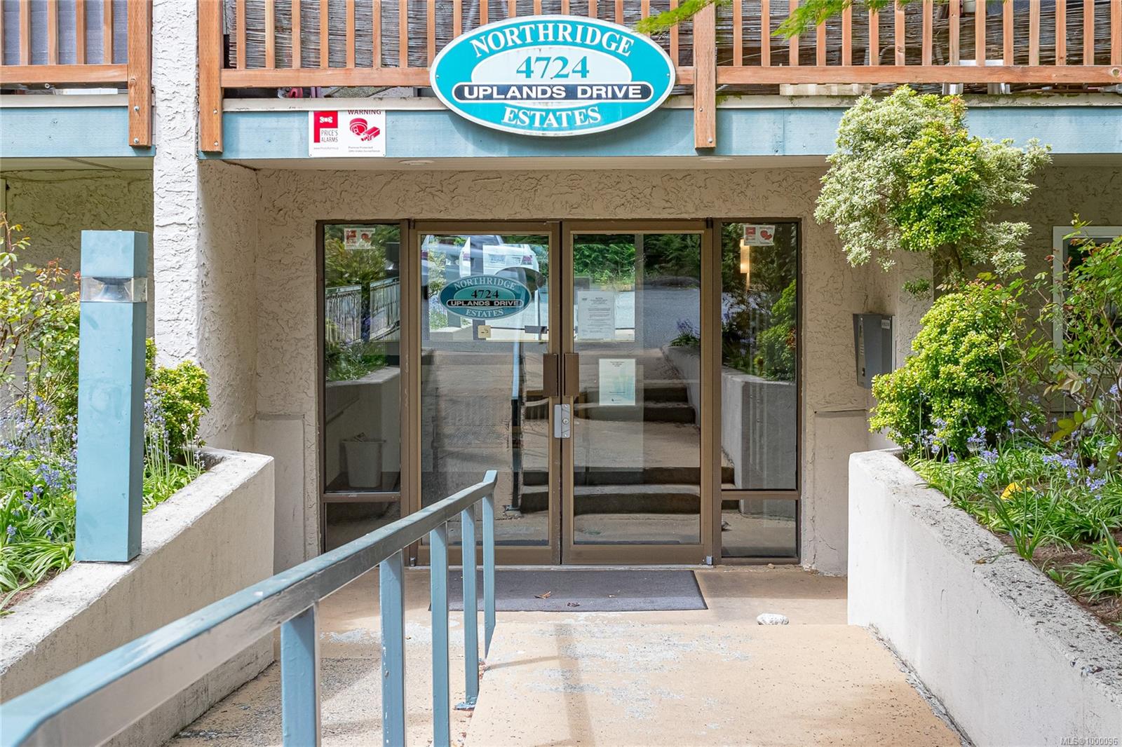 $299,900 - 4724 Uplands Dr<br>British Columbia, V9T 4S8