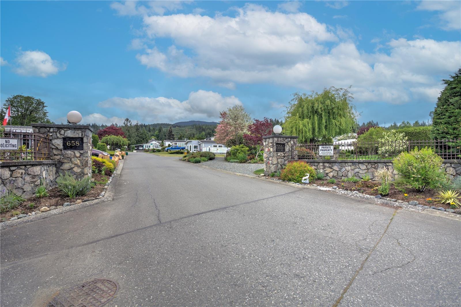 $349,000 - 658 Alderwood Dr<br>British Columbia, V9G 1R6
