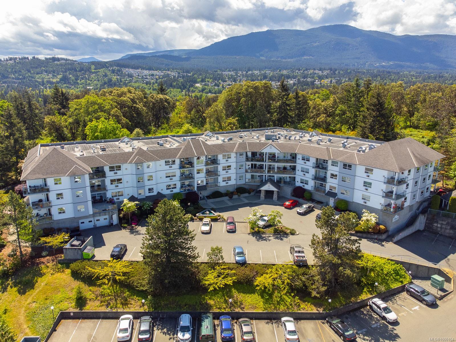 $475,000 - 1633 Dufferin Cres<br>British Columbia, V9S 5T4