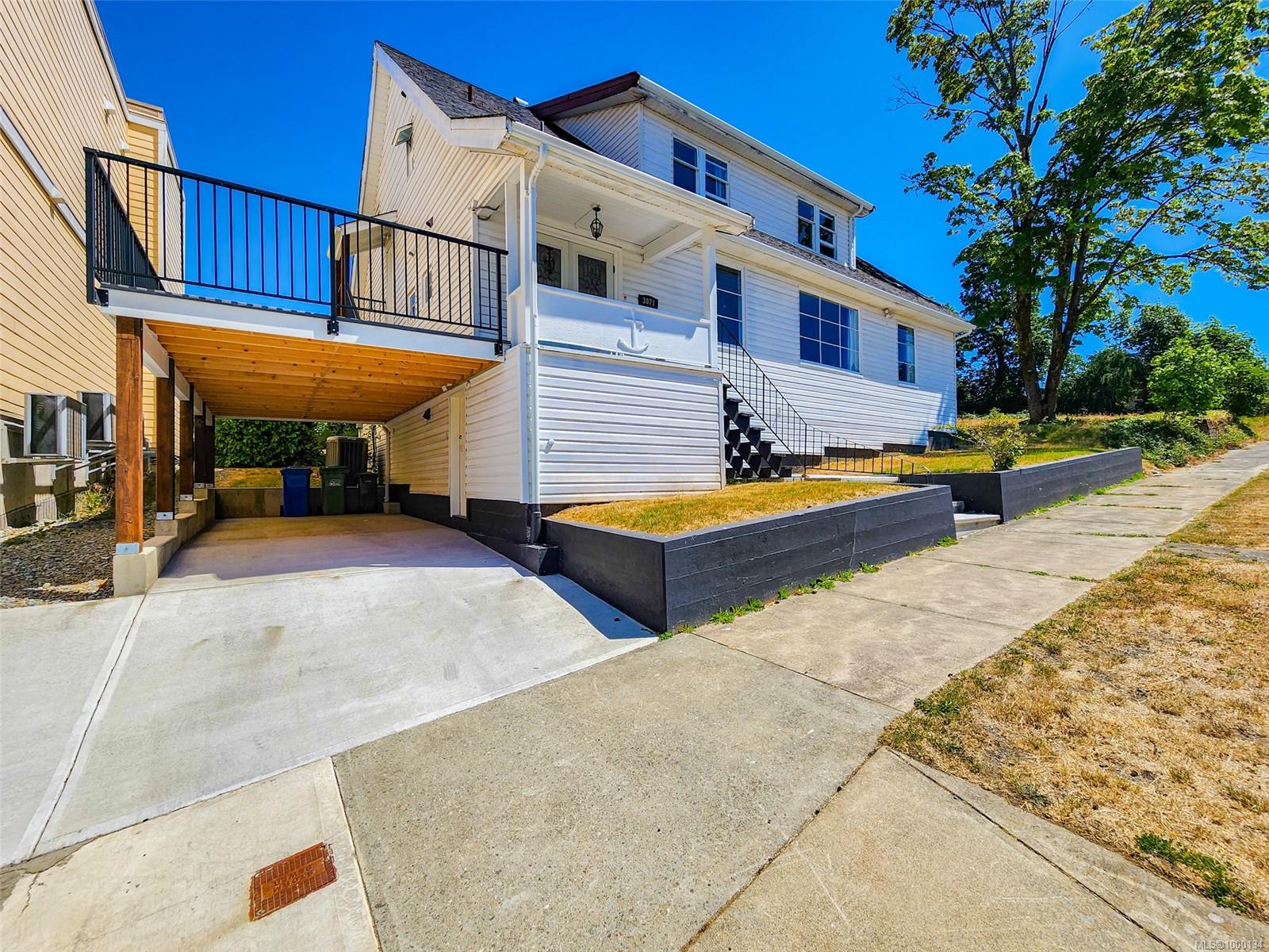 $699,000 - 3071 Kingsway Ave<br>British Columbia, V9Y 1X7