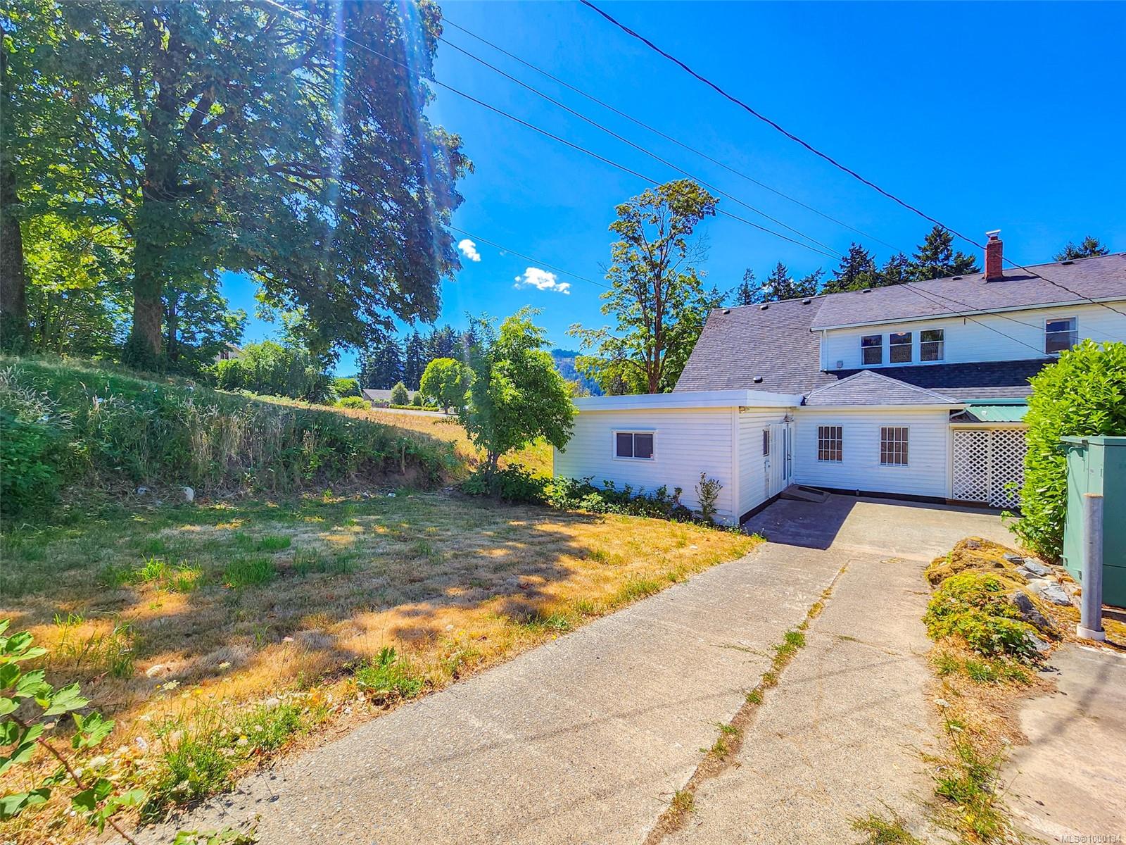 $699,000 - 3071 Kingsway Ave<br>British Columbia, V9Y 1X7