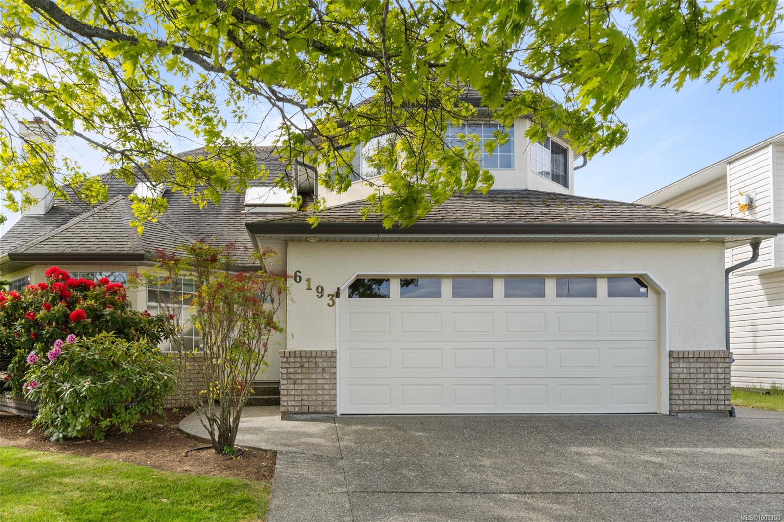 $889,000 - 6193 Waterbury Rd<br>British Columbia, V9V 1L2