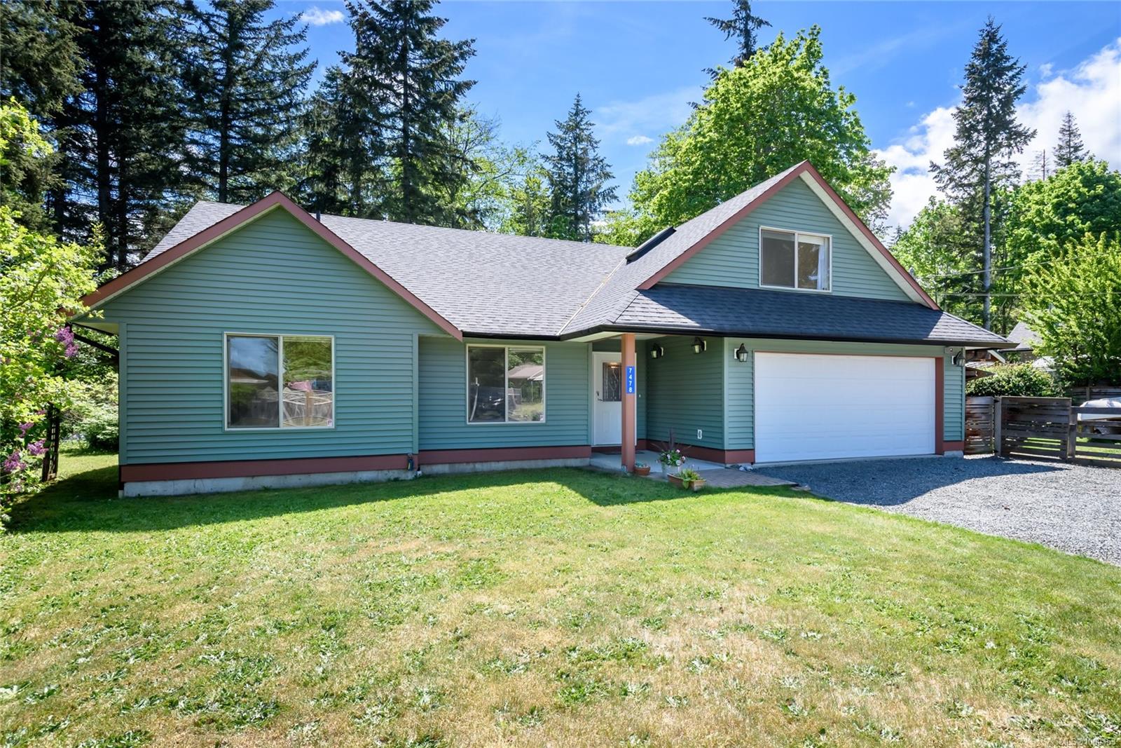 $1,085,000 - 7478 Yake Rd<br>British Columbia, V0R 1W0
