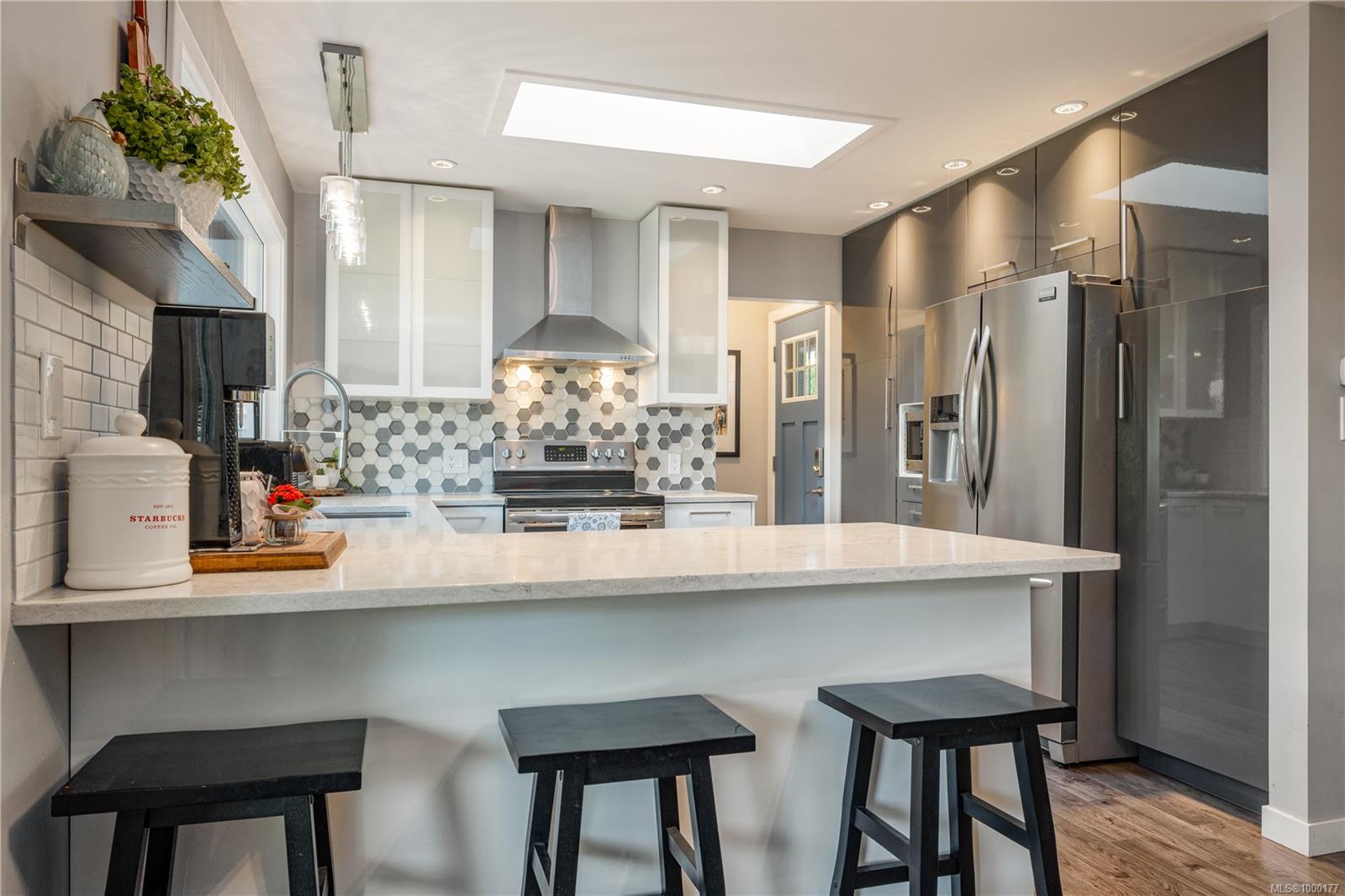 $789,900 - 6609 Southampton Rd<br>British Columbia, V9V 1A5