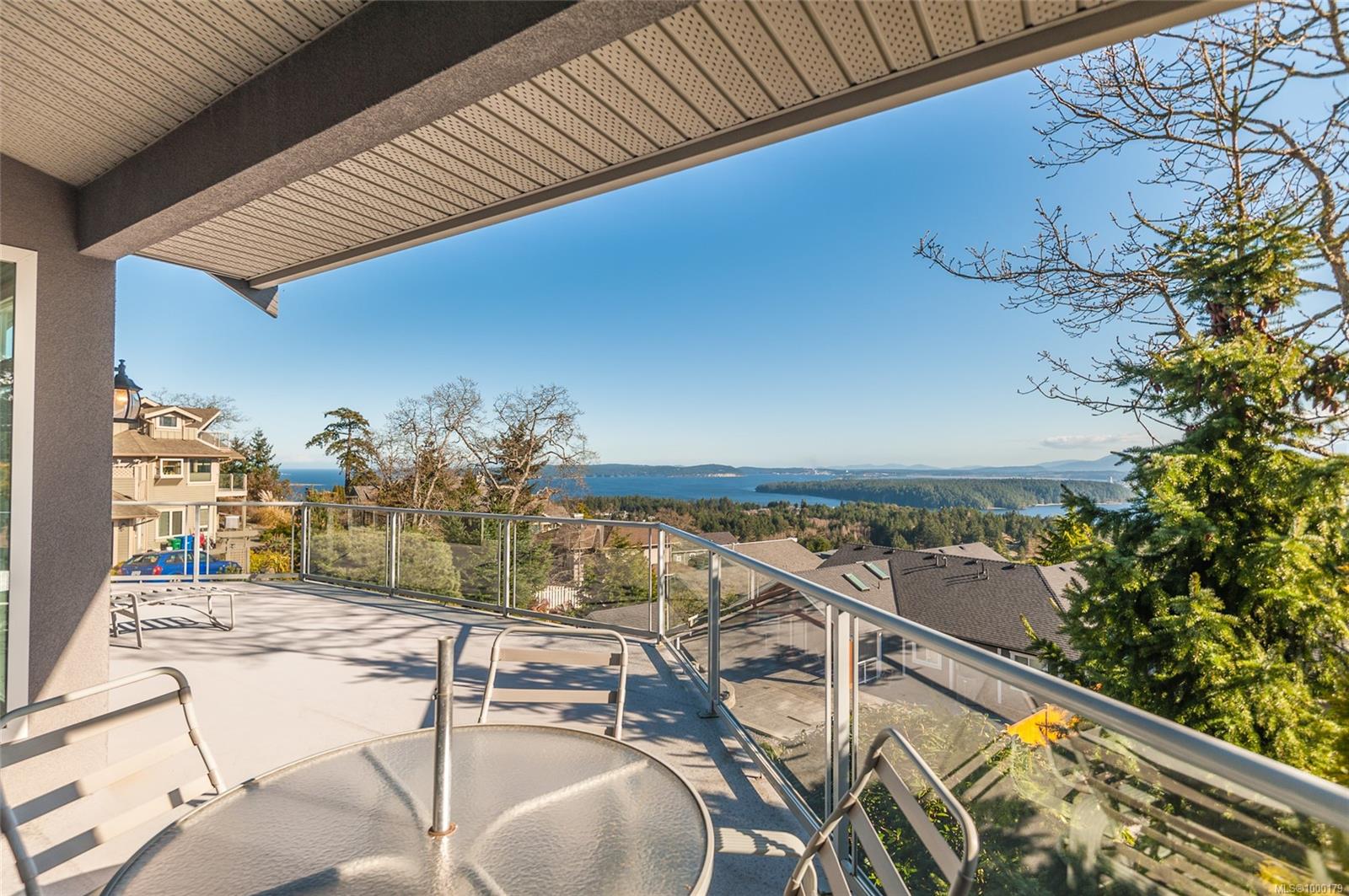 $1,629,000 - 3748 Glen Oaks Dr<br>British Columbia, V9T 6H2
