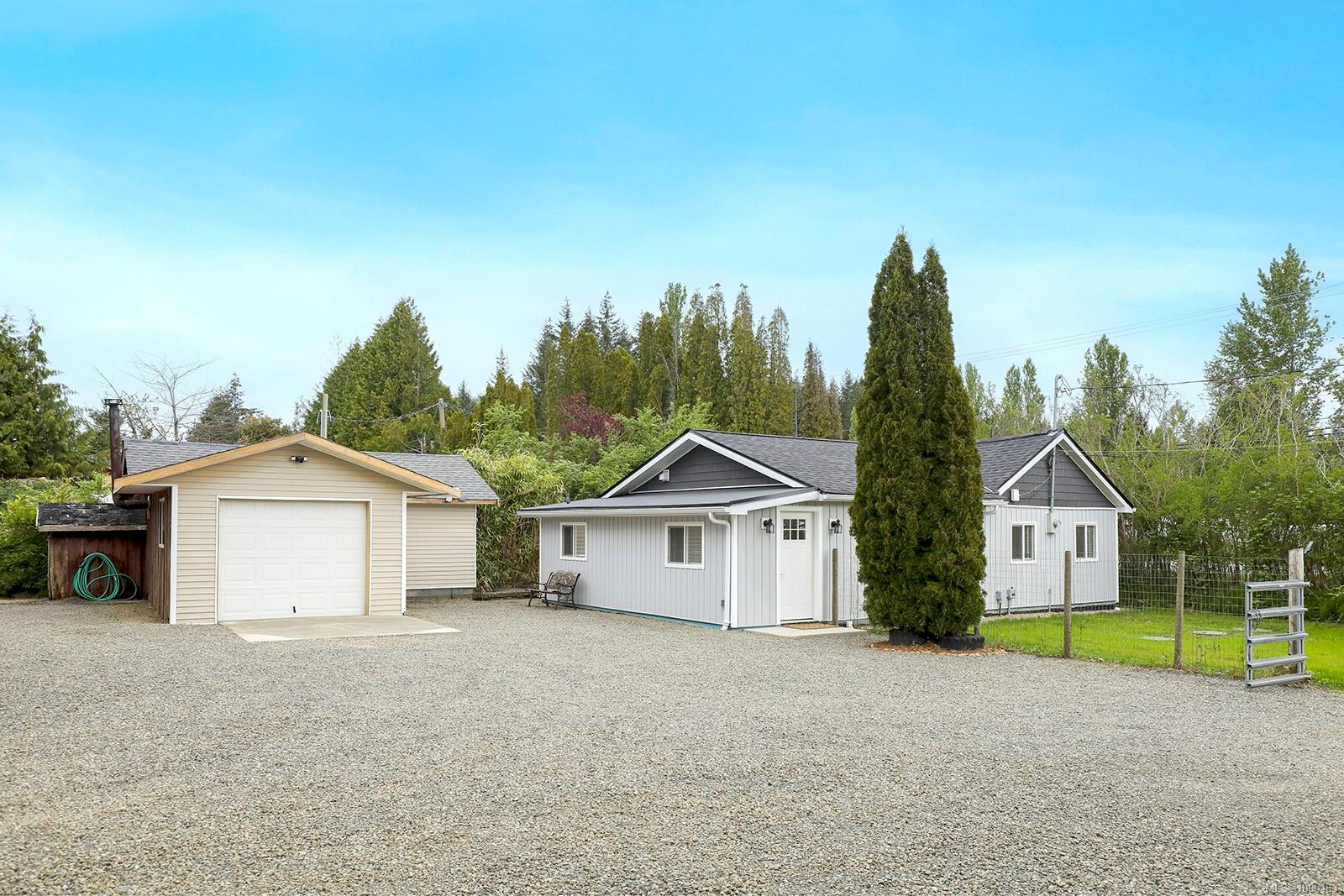 $725,000 - 6645 Island Hwy<br>British Columbia, V0R 2M0