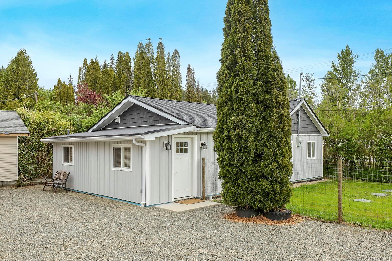 $725,000 - 6645 Island Hwy<br>British Columbia, V0R 2M0