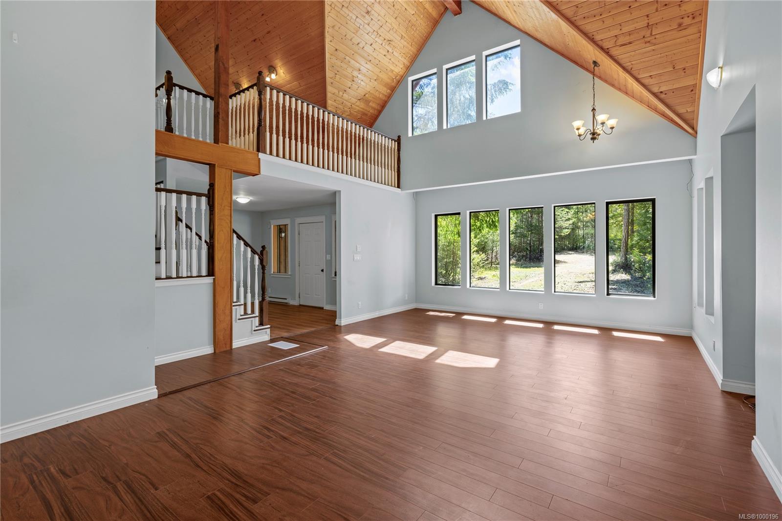 $999,999 - 6054 Island Hwy<br>British Columbia, V9K 2E1