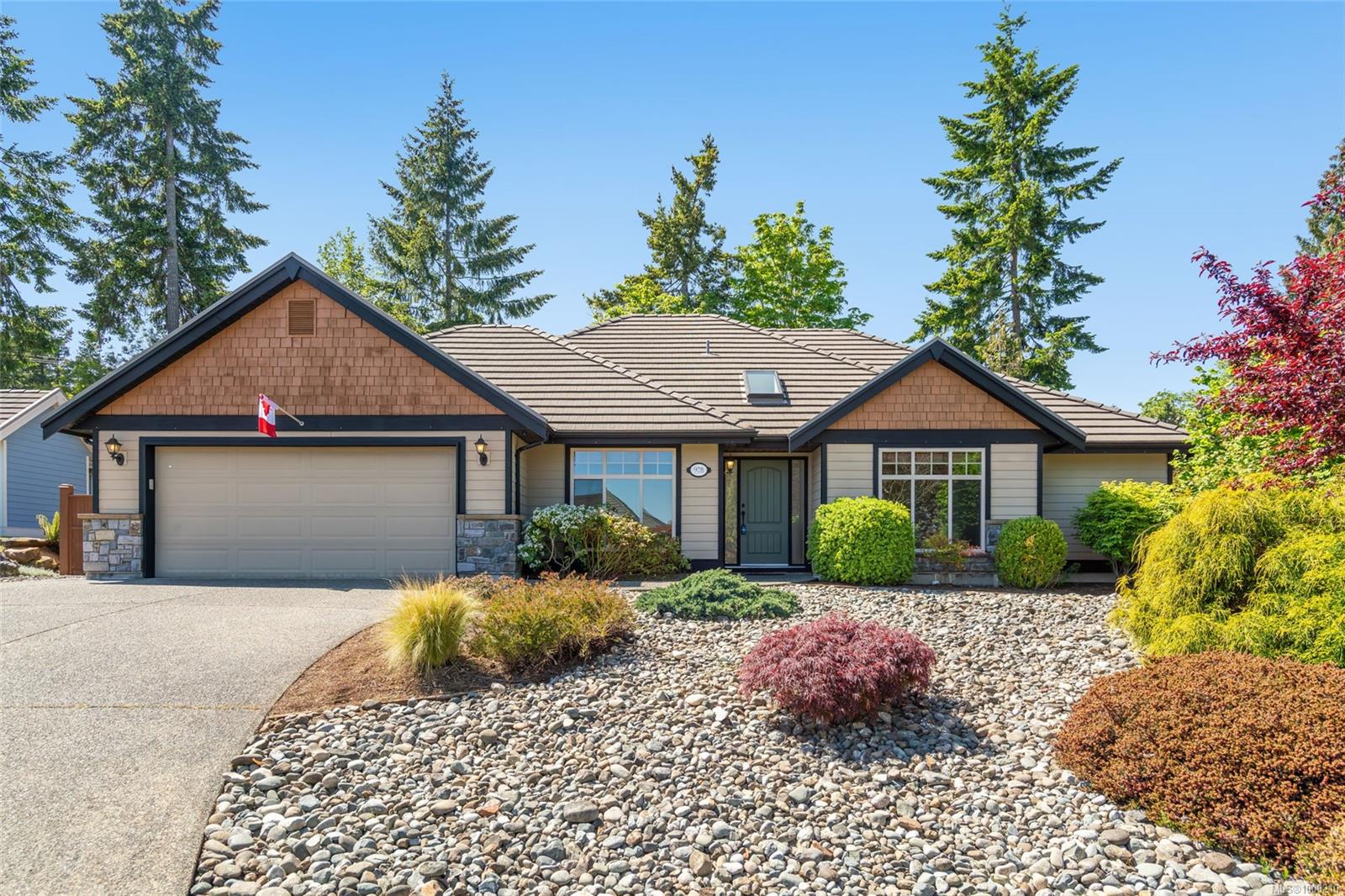 $964,000 - 978 Cantebury Pl<br>British Columbia, V9K 0A1