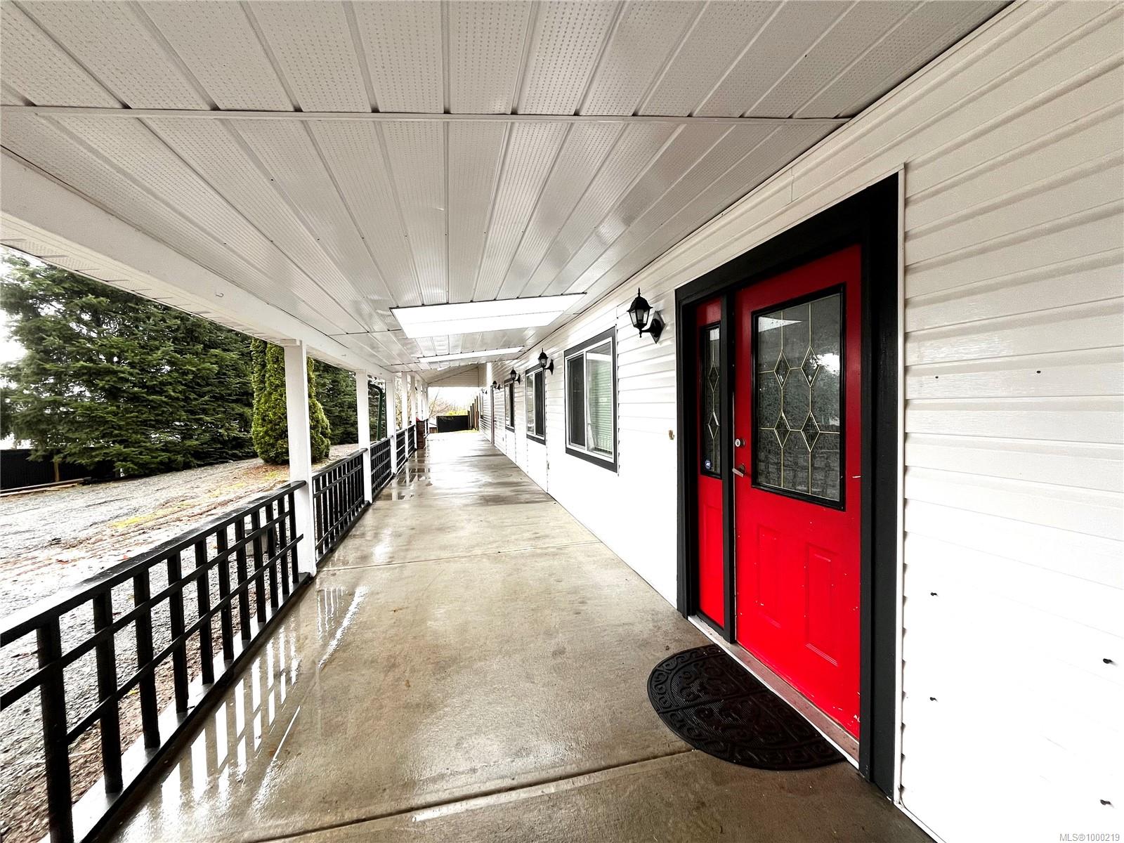 $829,000 - 1941 Jingle Pot Rd<br>British Columbia, V9R 6H7