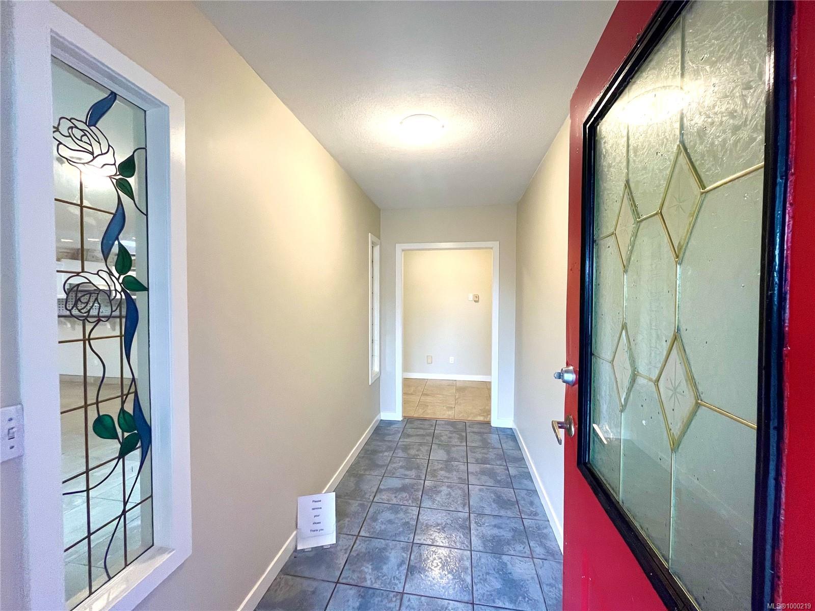 $829,000 - 1941 Jingle Pot Rd<br>British Columbia, V9R 6H7