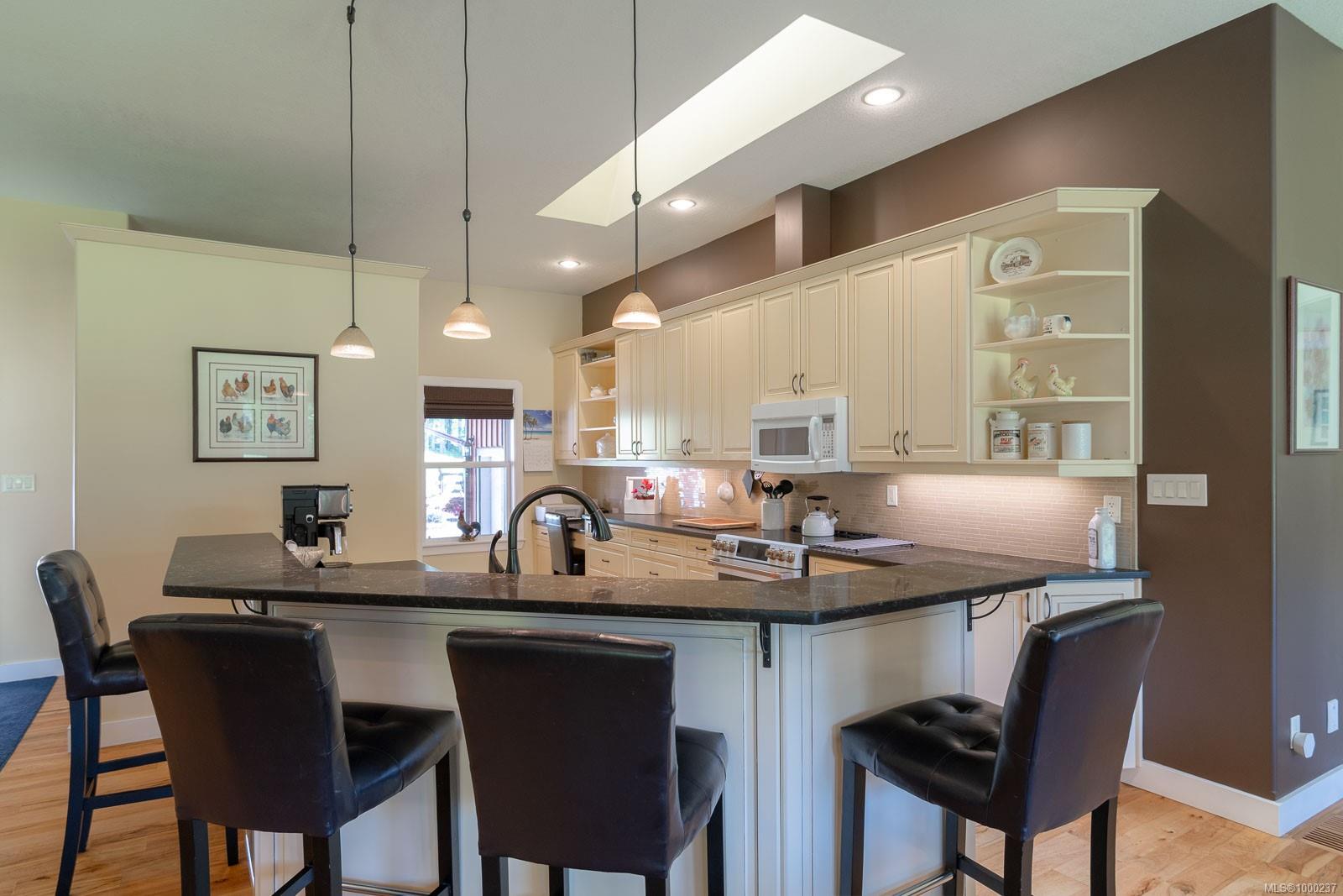 $1,375,000 - 4426 Cowichan Lake Rd<br>British Columbia, V9L 6J7