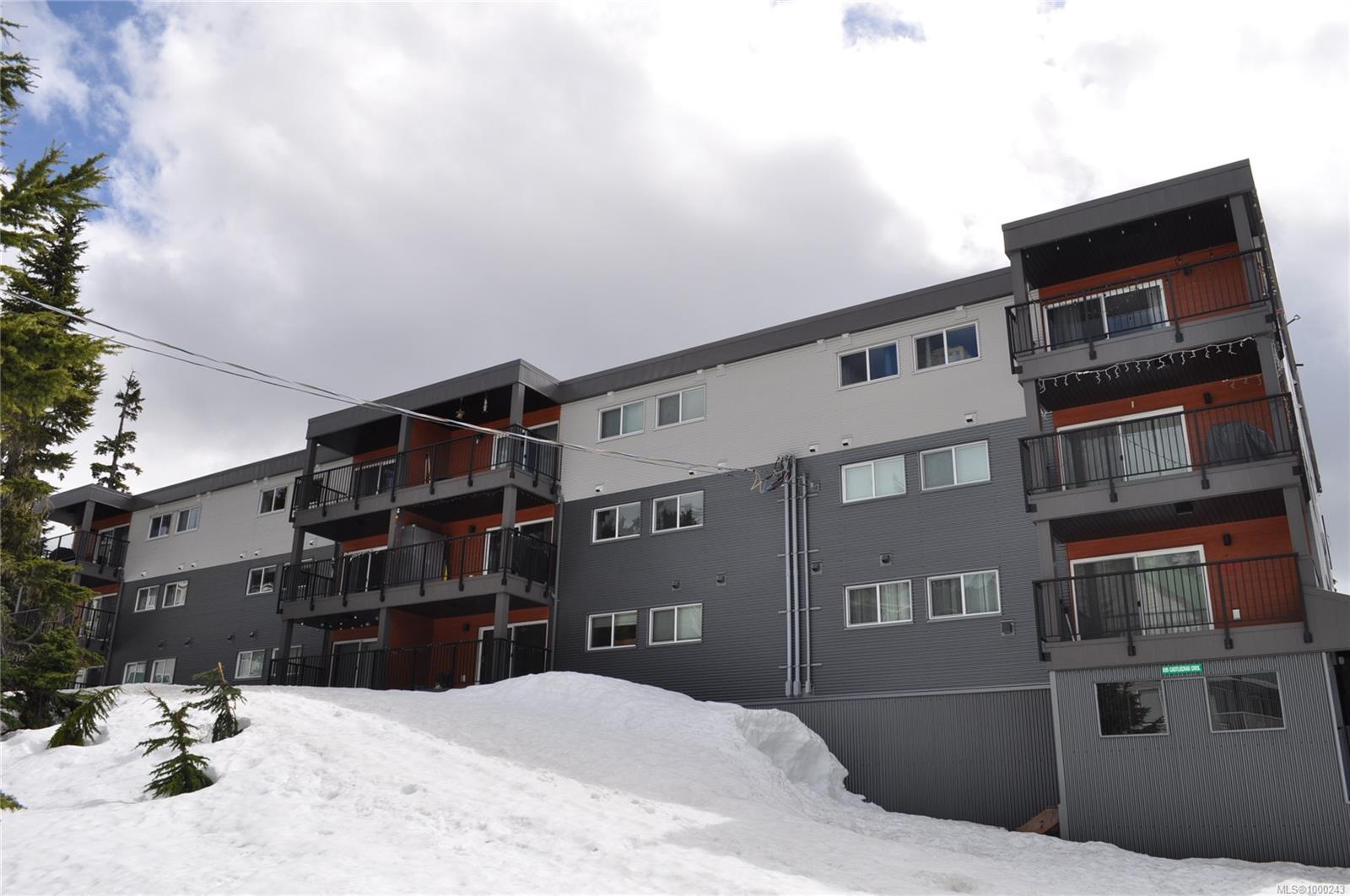 $345,000 - 695 Castle Crag Cres<br>British Columbia, V9J 1L0