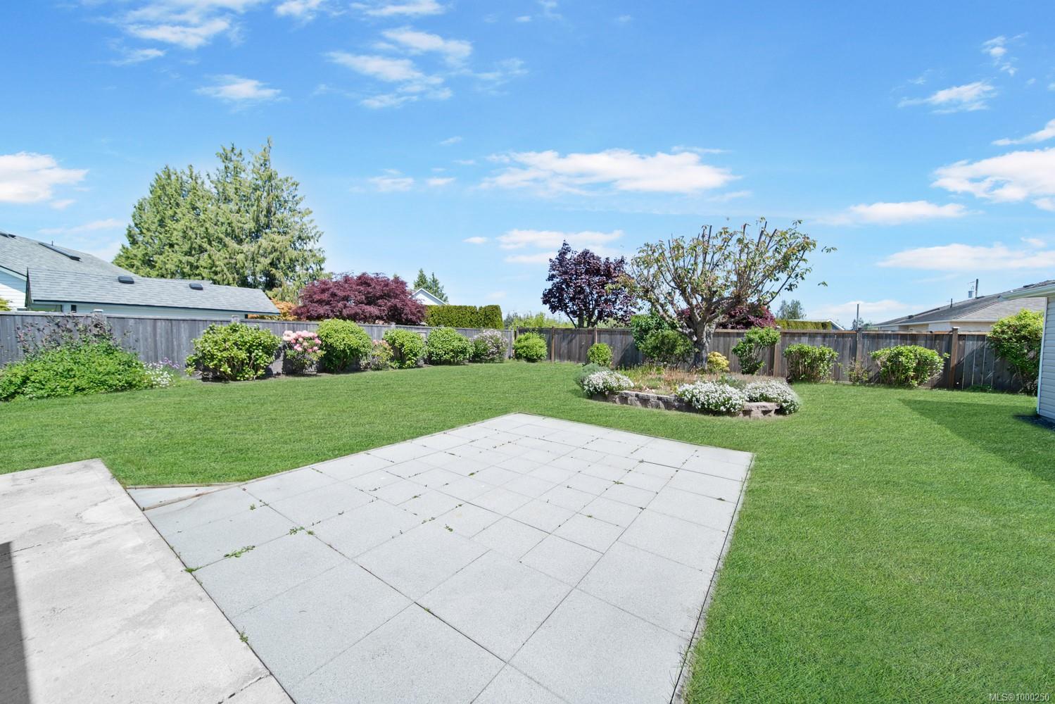 $799,000 - 839 Sanderson Rd<br>British Columbia, V9P 2M1