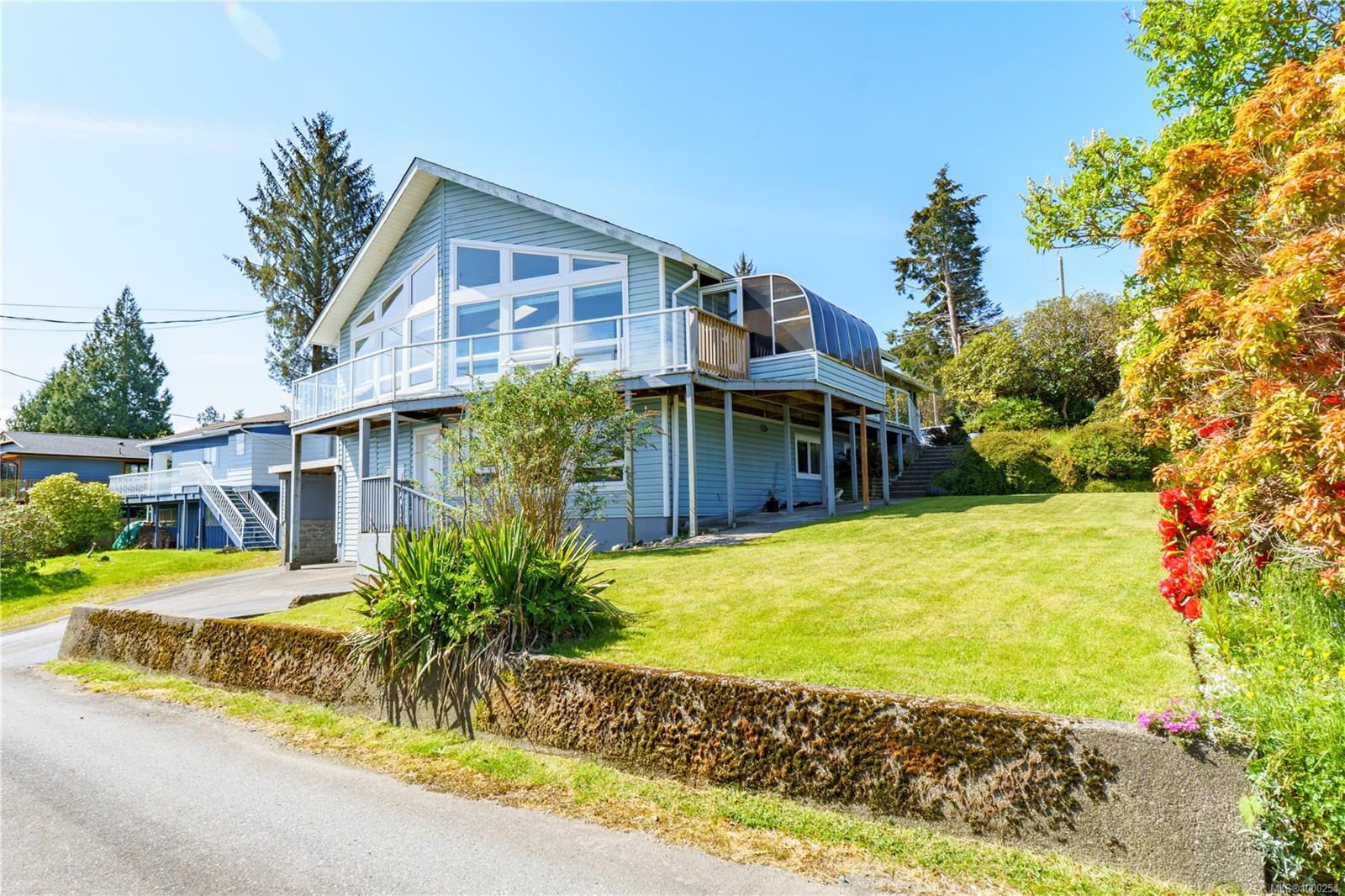 $1,050,000 - 1483 Helen Rd<br>Ucluelet, British Columbia, V0R 3A0