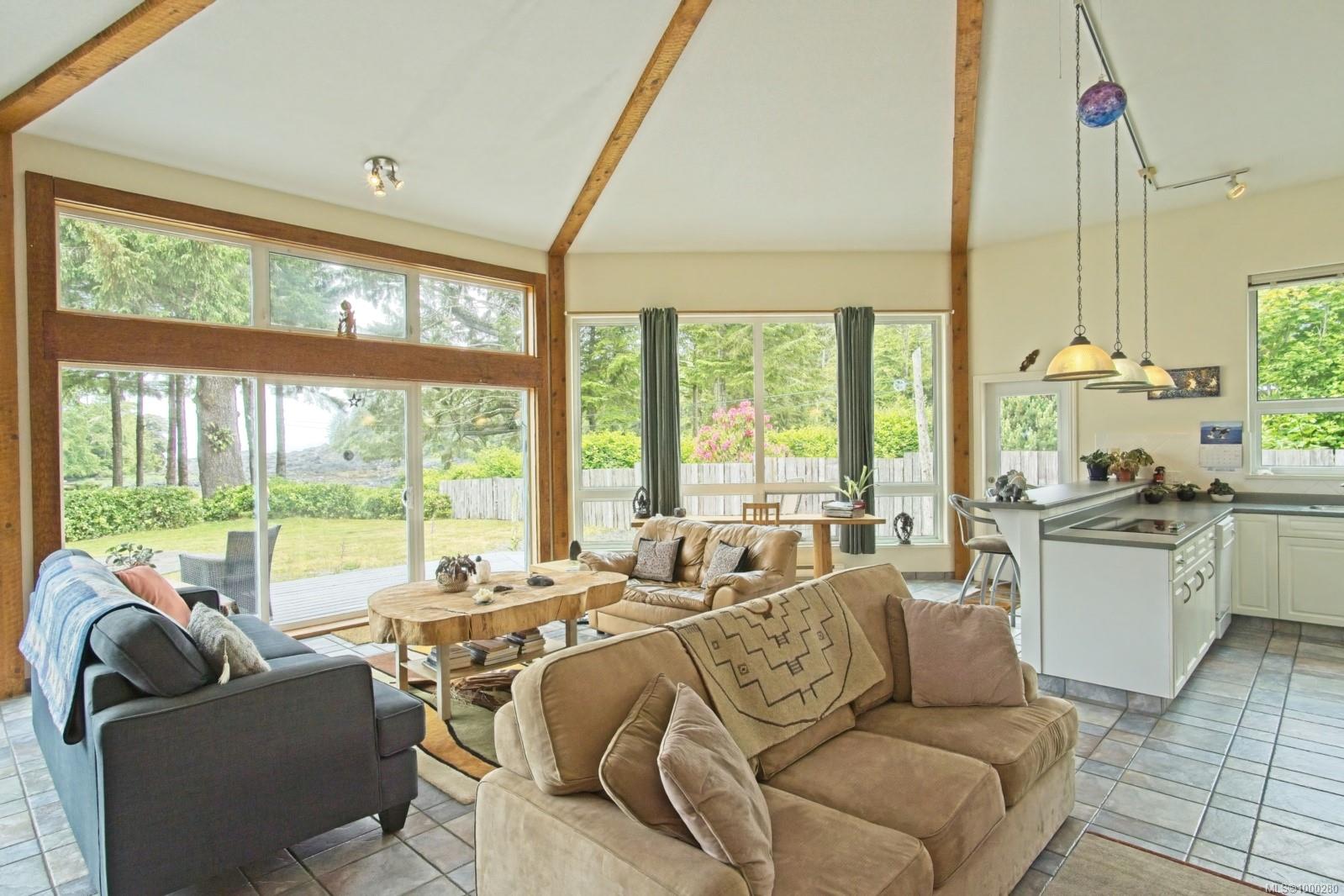 $1,524,000 - 936 Amphitrite Pl<br>British Columbia, V0R 3A0